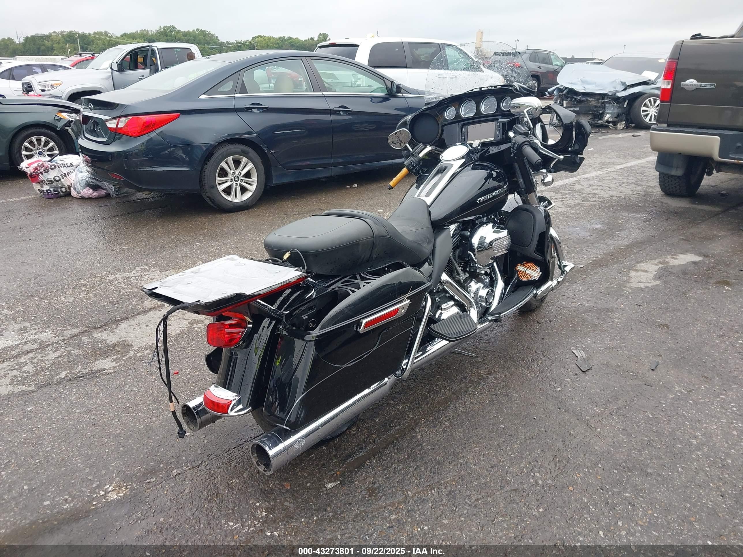 HARLEY-DAVIDSON FLHTK image 4