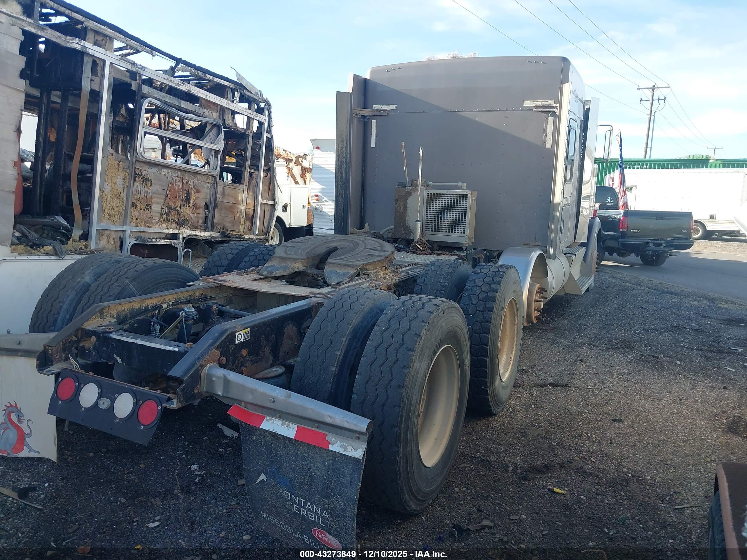 KENWORTH CONSTRUCTION image 4