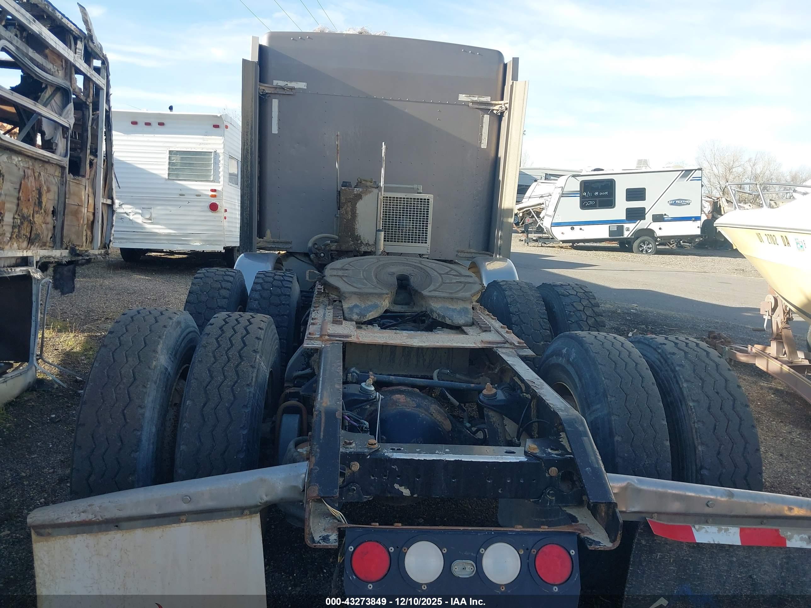 KENWORTH CONSTRUCTION image 8
