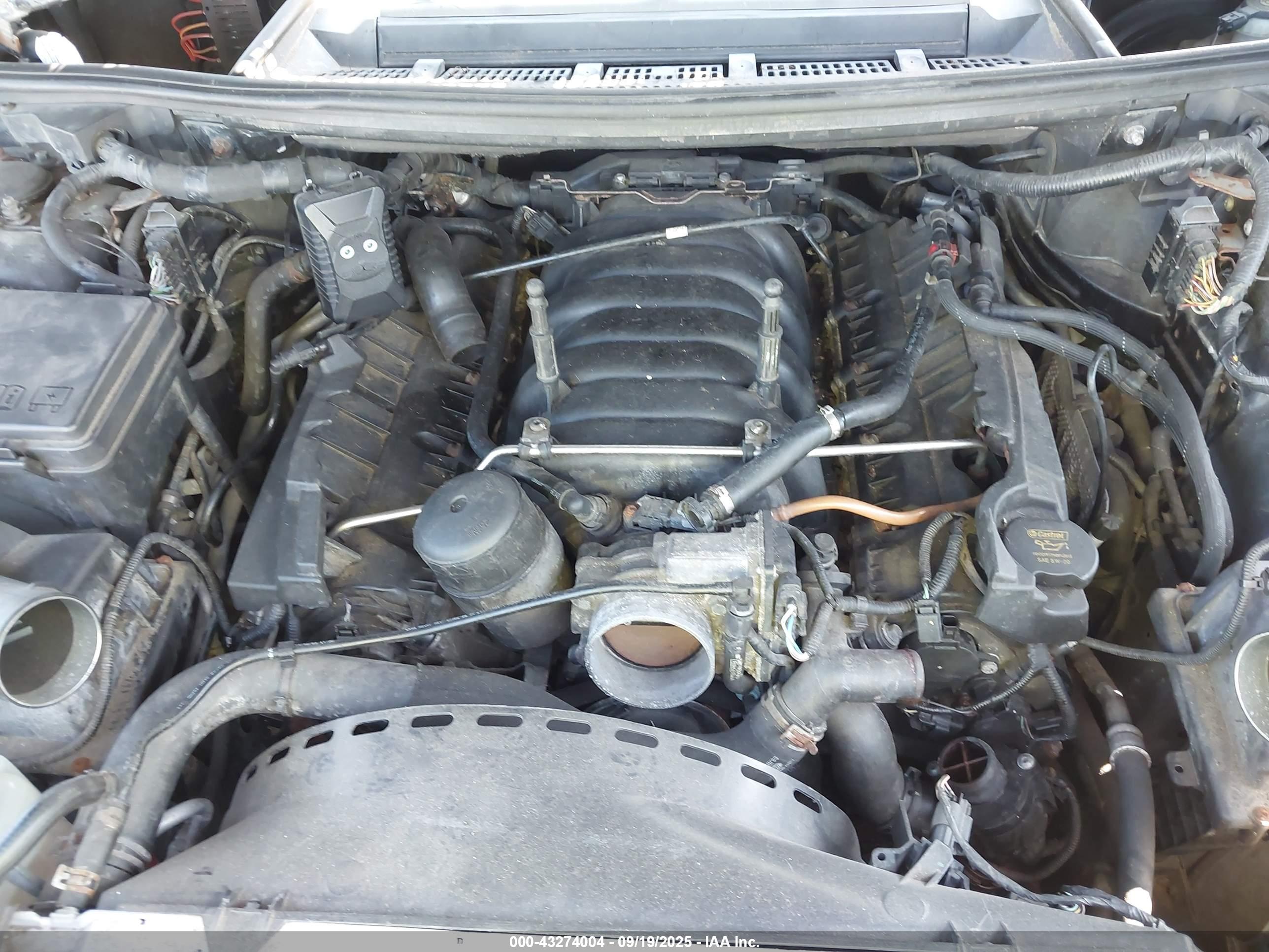 LAND ROVER image 10
