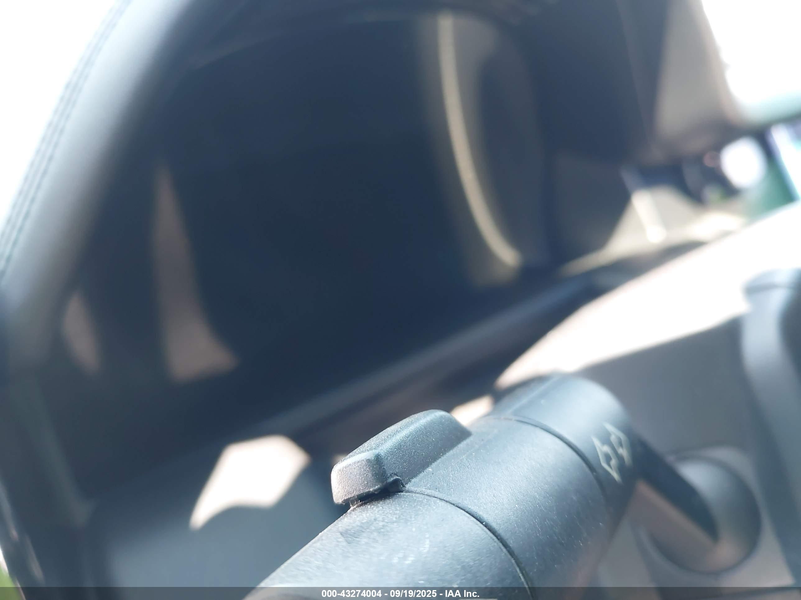 LAND ROVER image 7