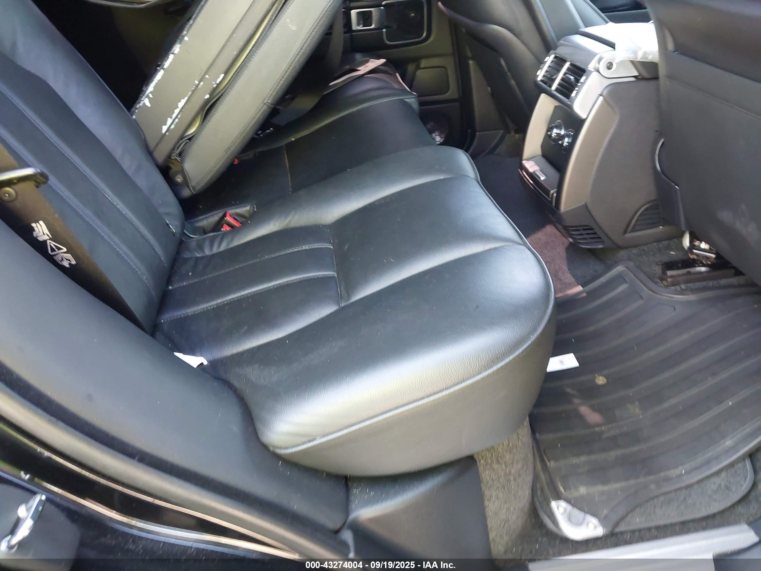 LAND ROVER image 8