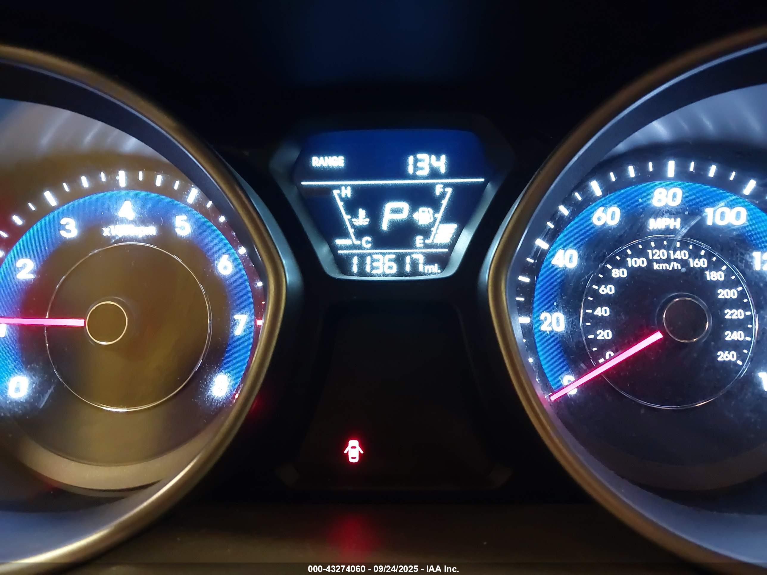 HYUNDAI ELANTRA image 7