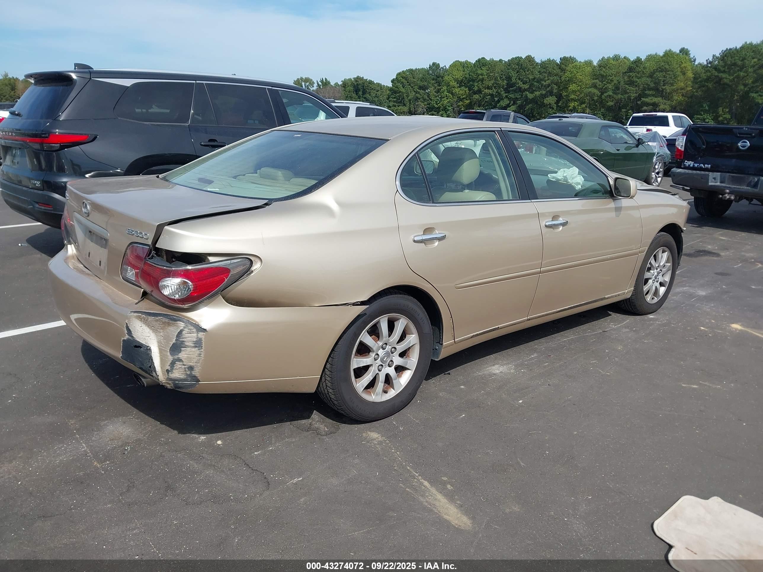 LEXUS ES image 4