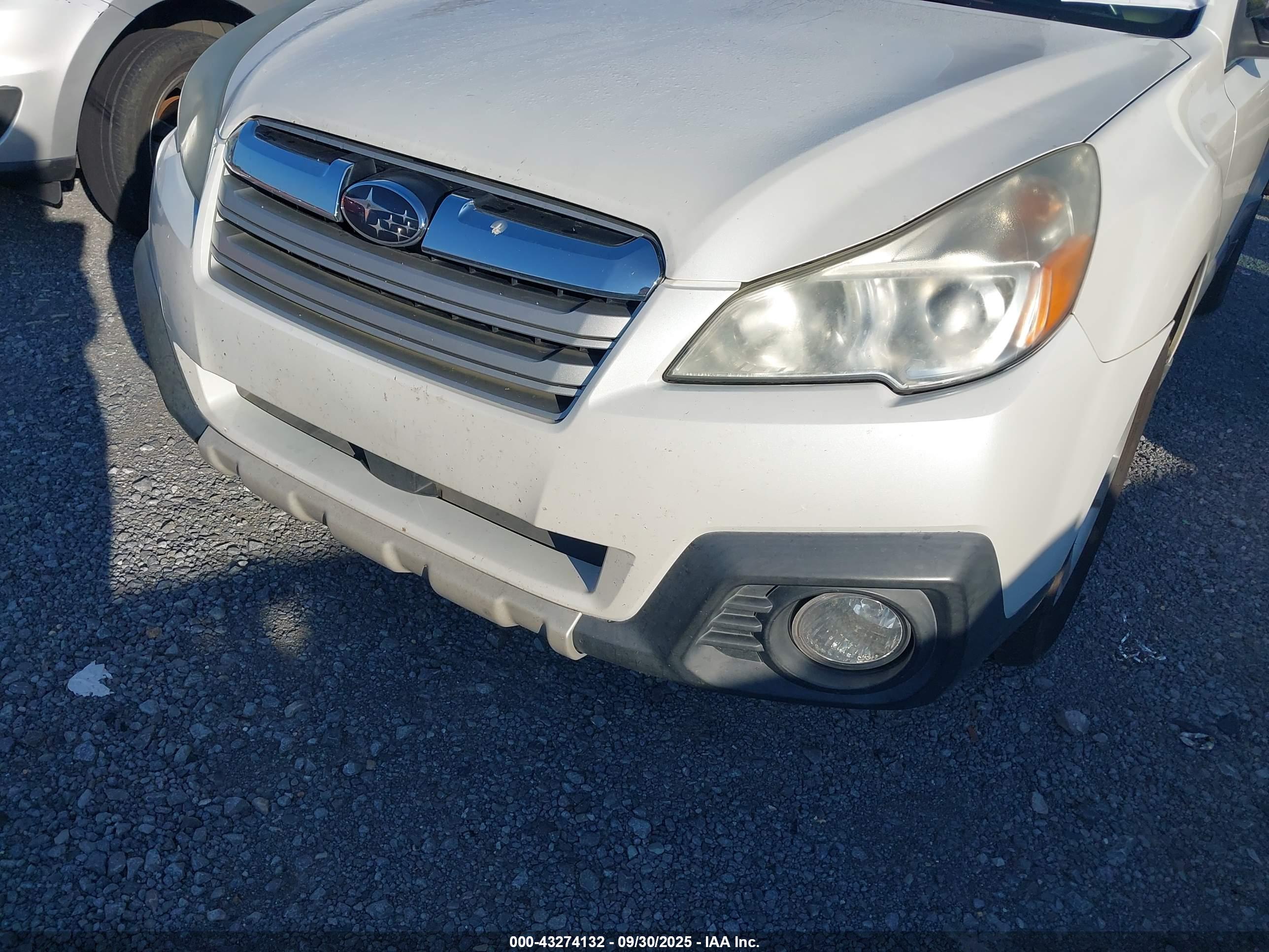SUBARU OUTBACK image 6