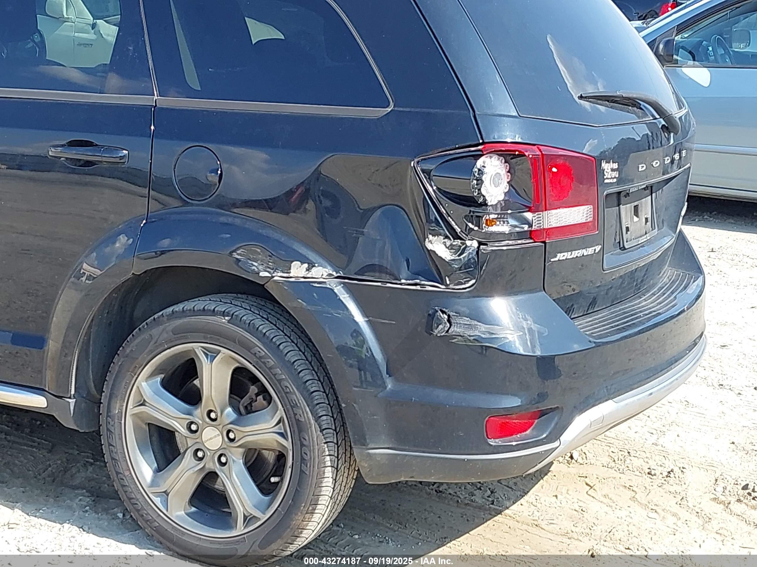 DODGE JOURNEY image 6