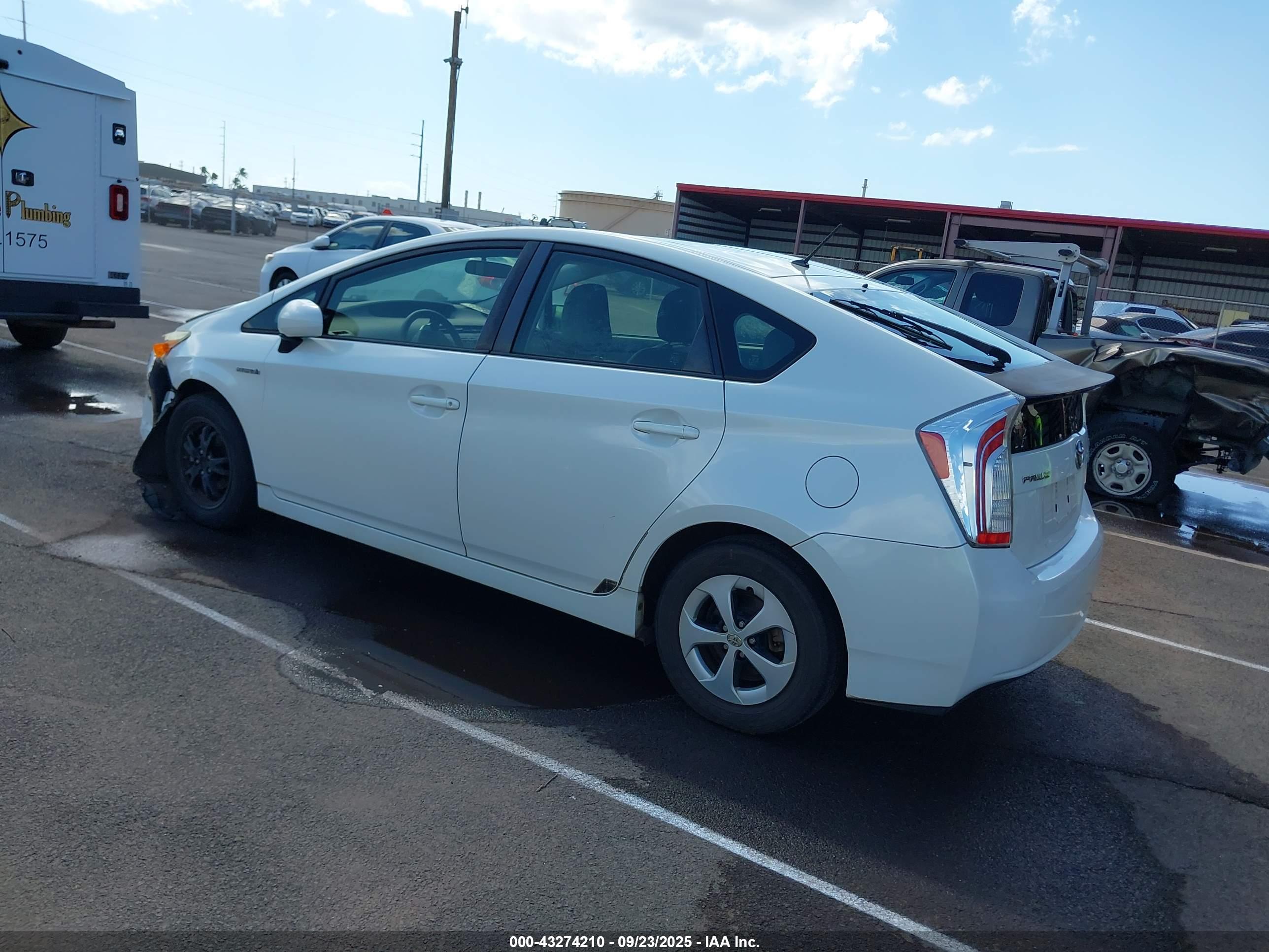 TOYOTA PRIUS image 3