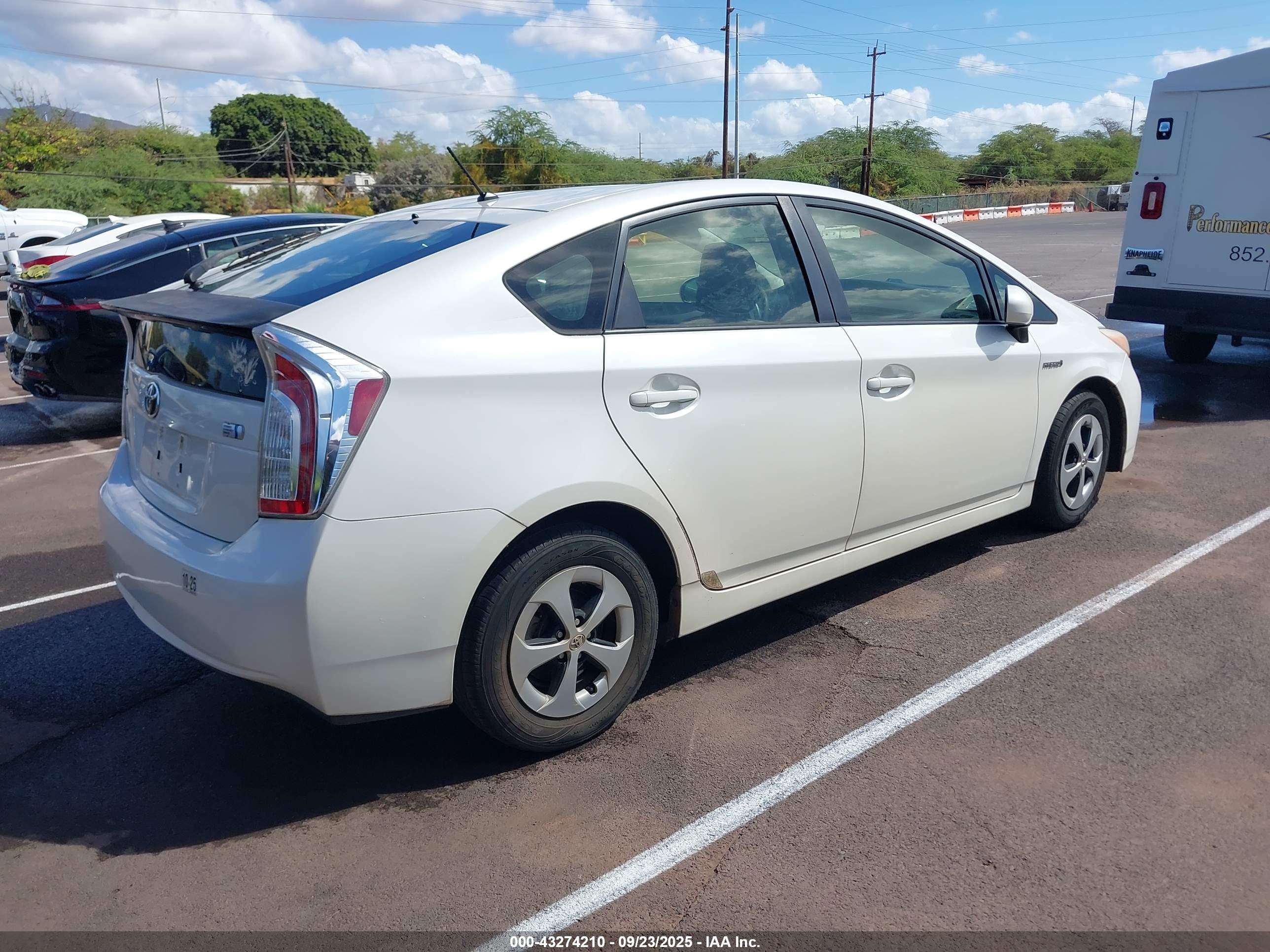 TOYOTA PRIUS image 4