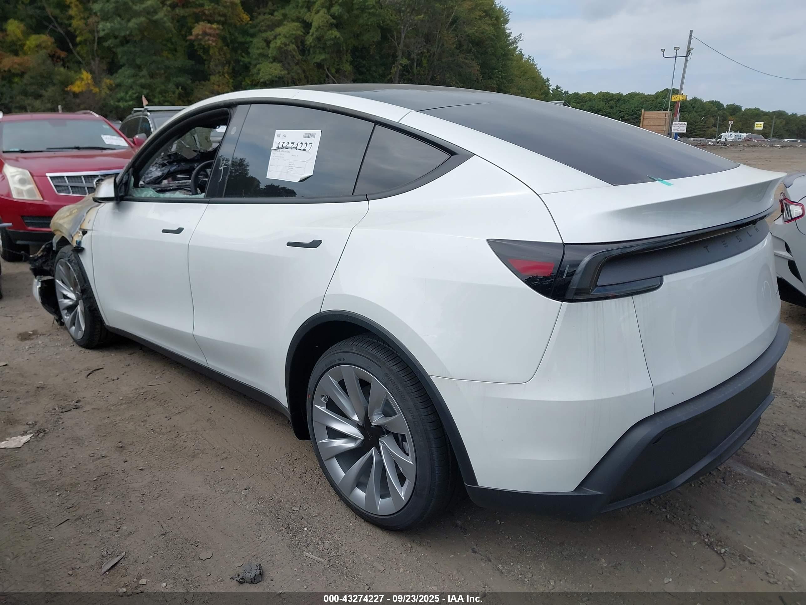 TESLA MODEL image 3