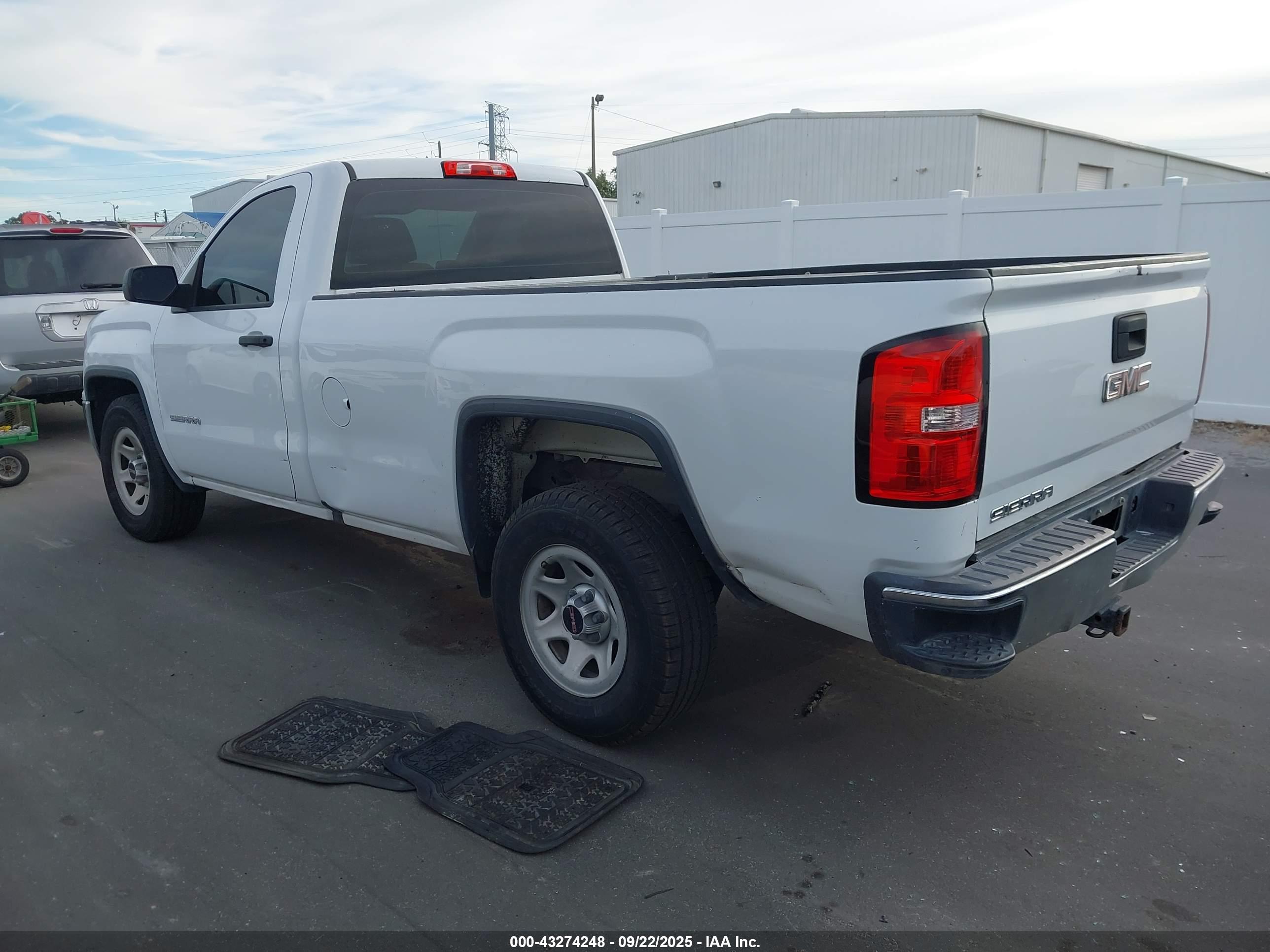 GMC SIERRA image 3