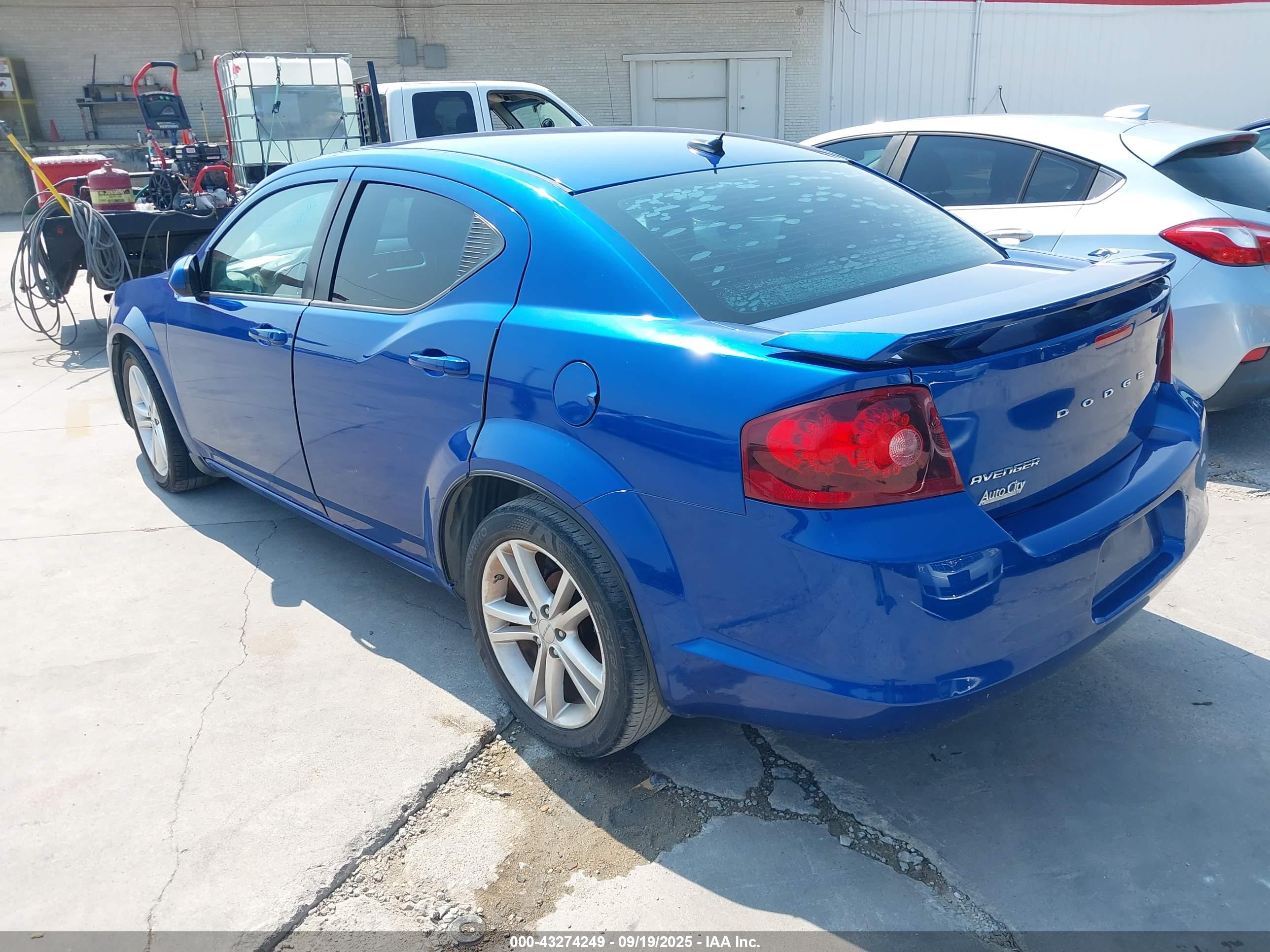 DODGE AVENGER image 3