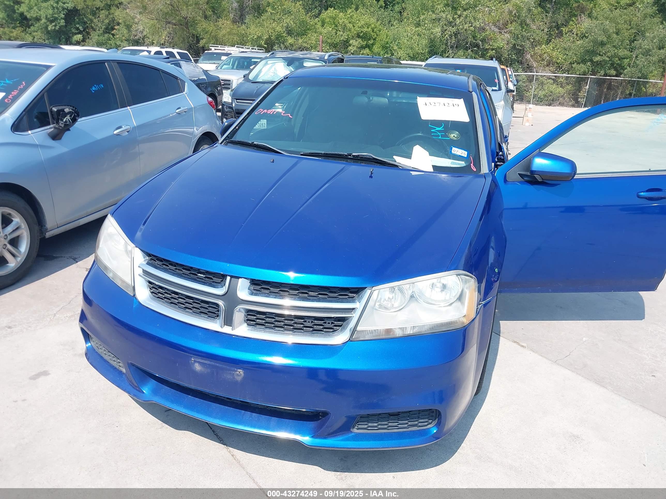 DODGE AVENGER image 6