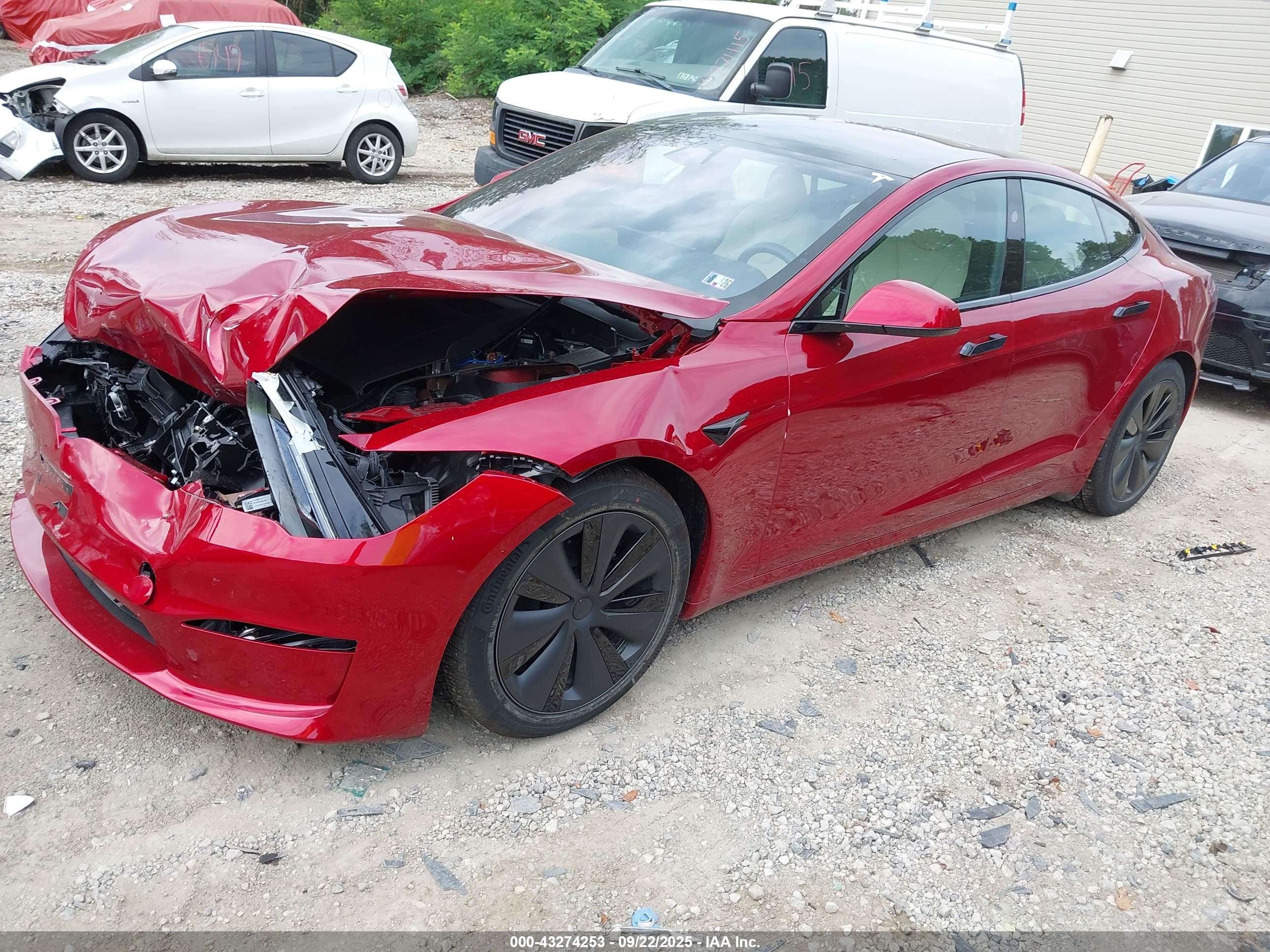 TESLA MODEL image 2