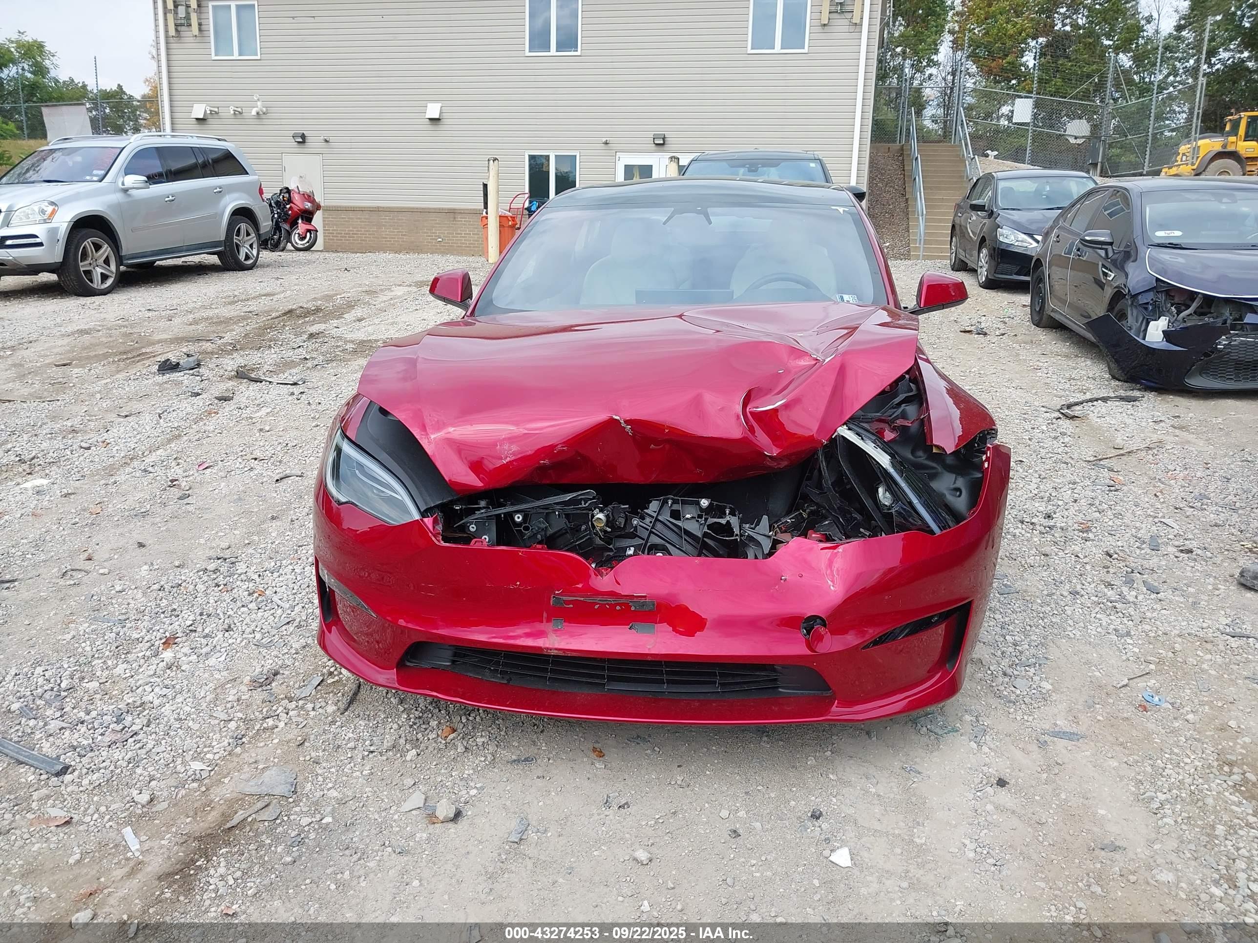 TESLA MODEL image 6