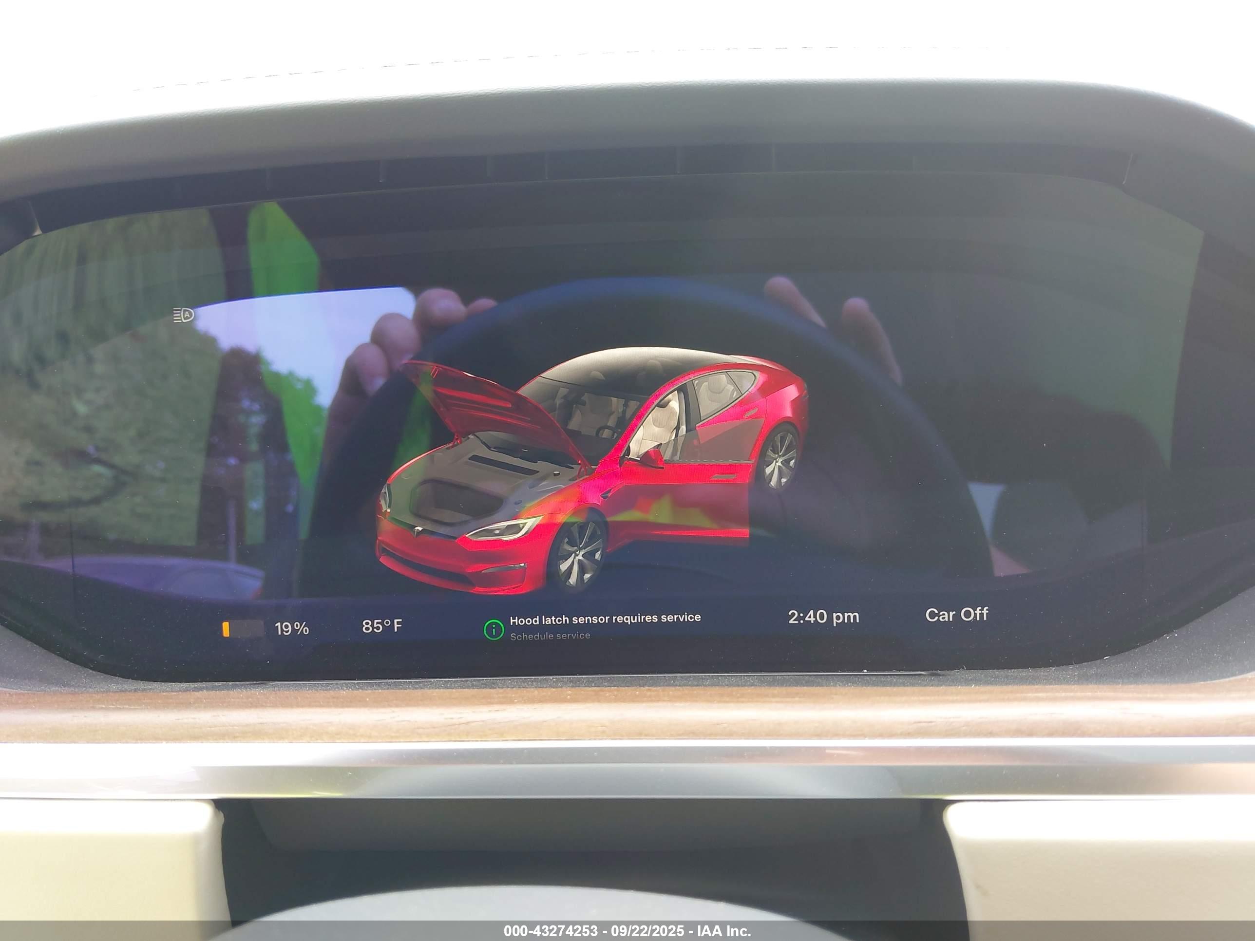 TESLA MODEL image 7