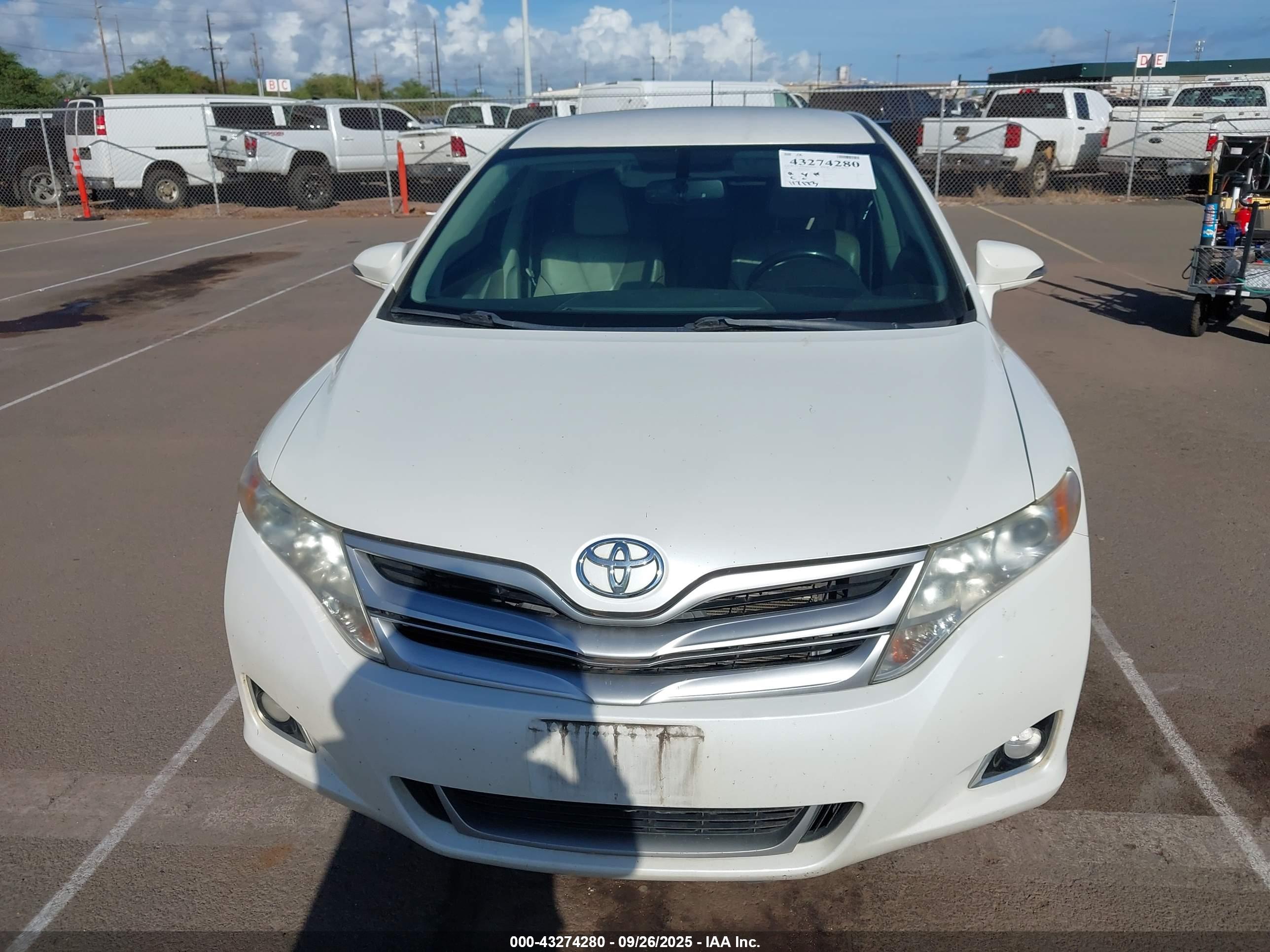 TOYOTA VENZA image 6