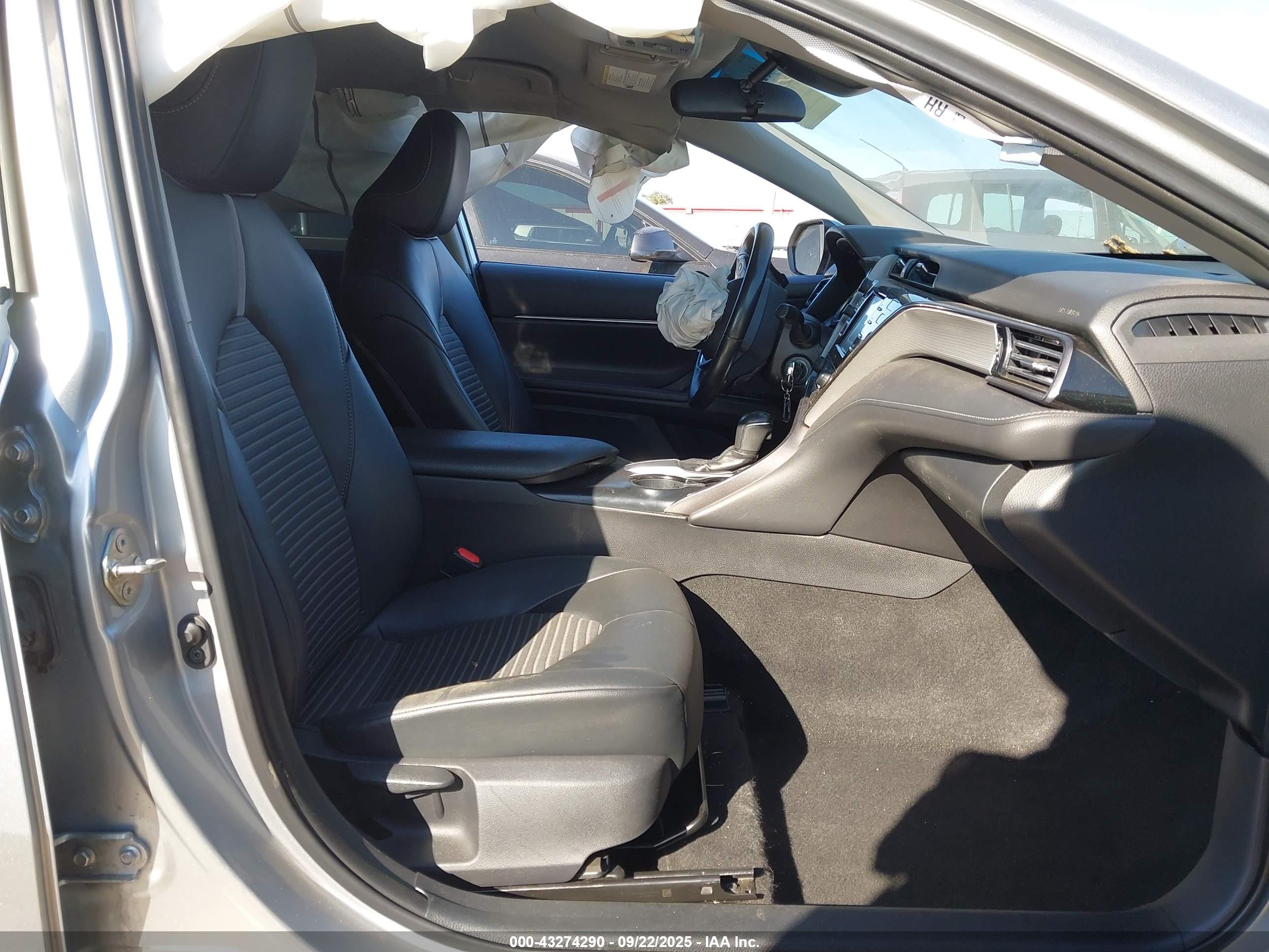 TOYOTA CAMRY image 5