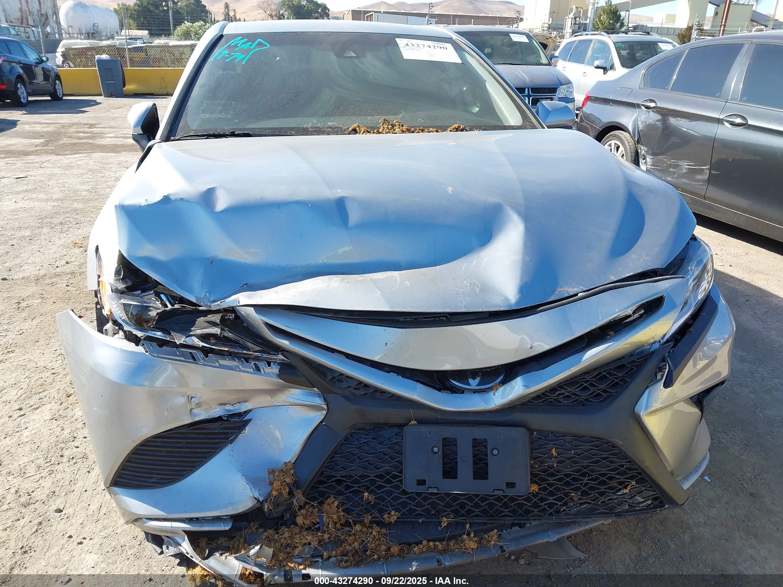 TOYOTA CAMRY image 6