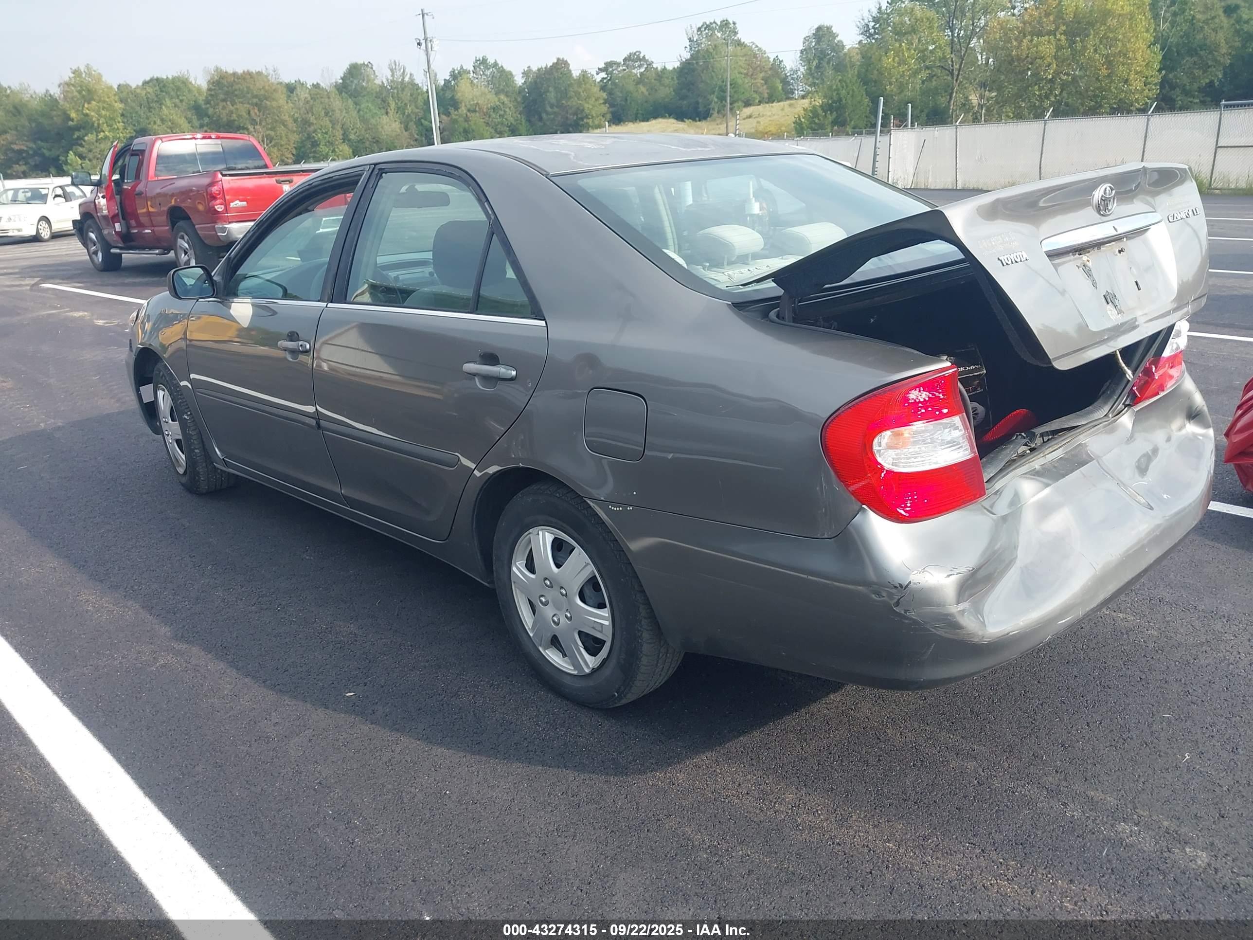 TOYOTA CAMRY image 3