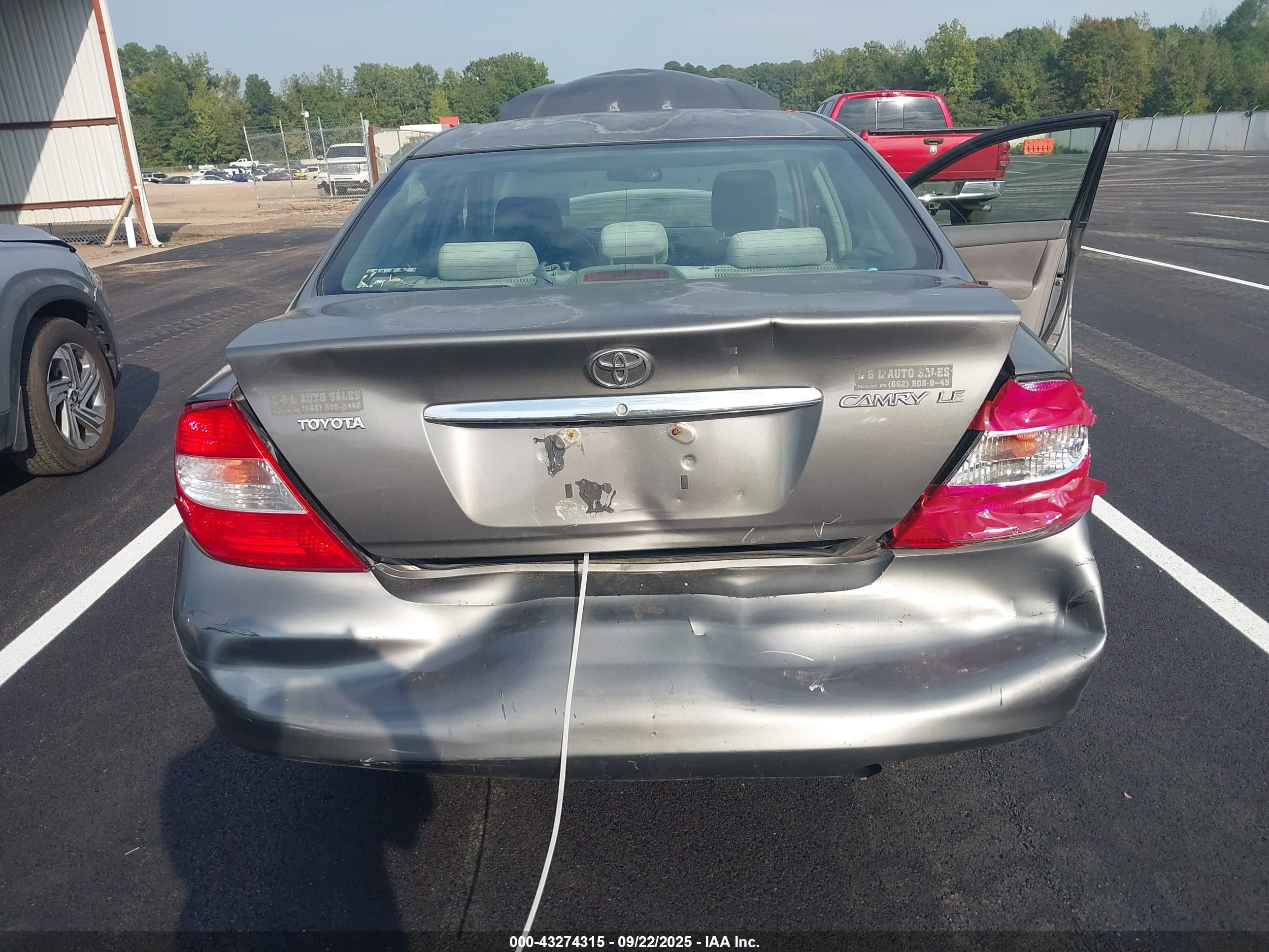 TOYOTA CAMRY image 6