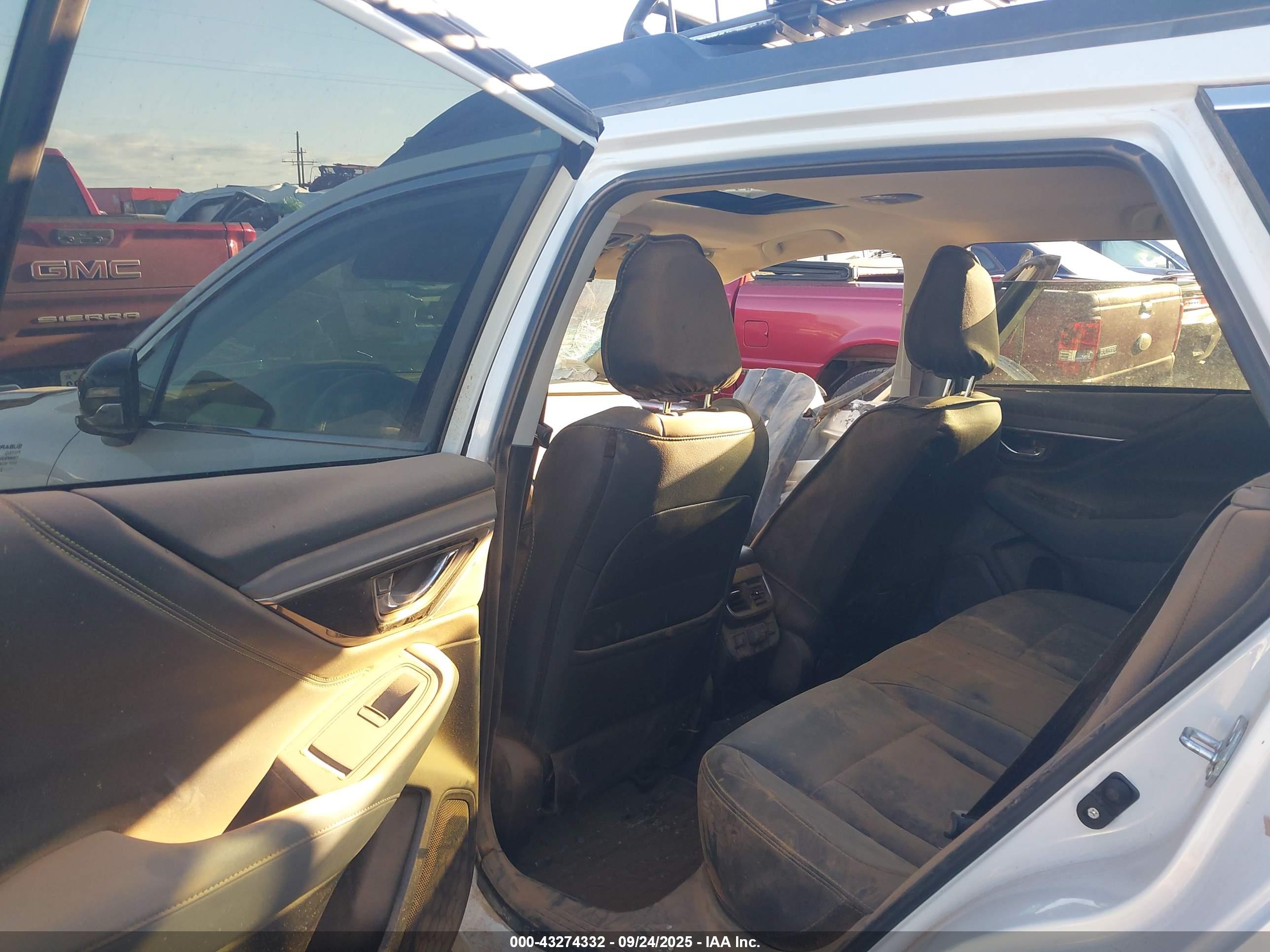 SUBARU OUTBACK image 8