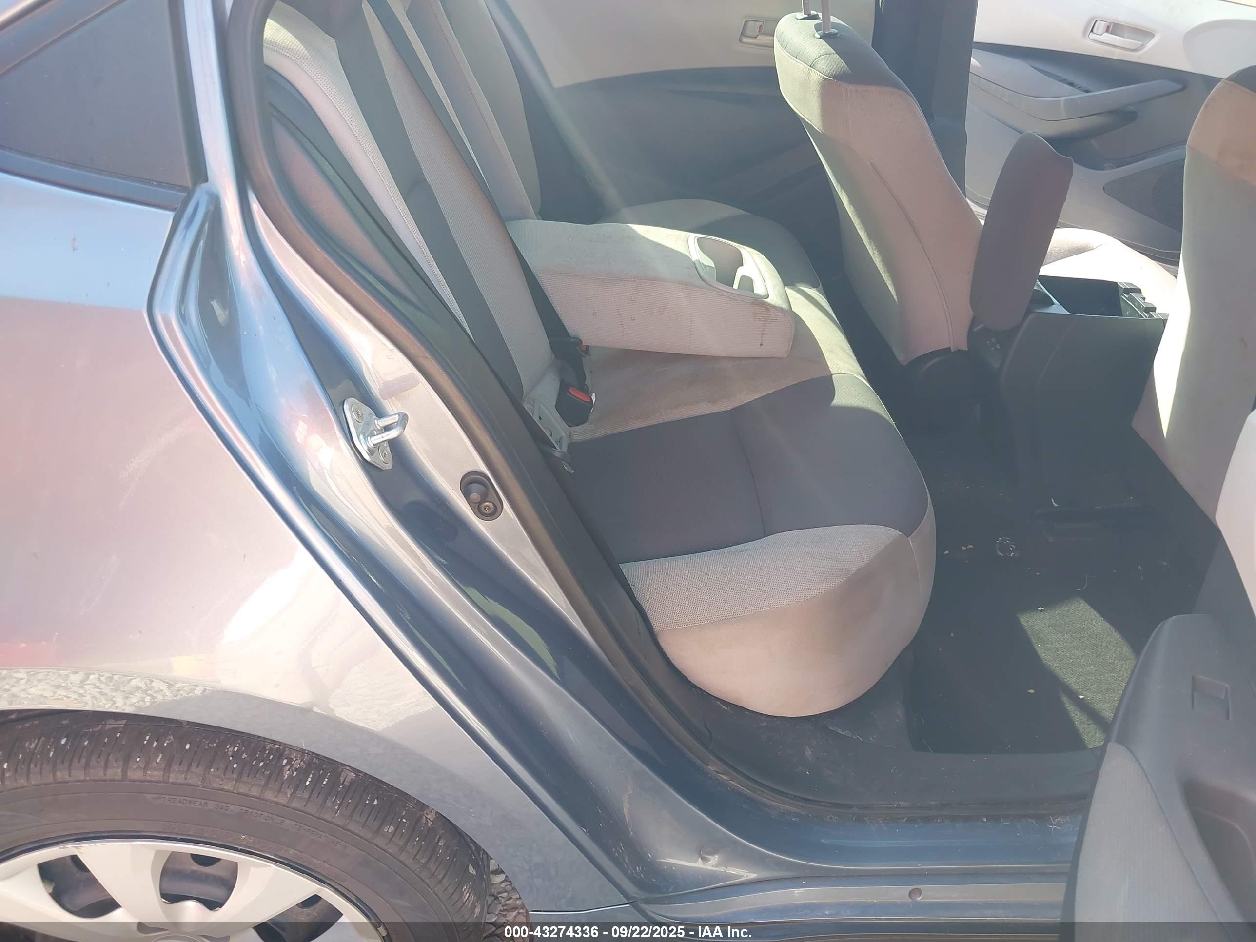 TOYOTA COROLLA image 8