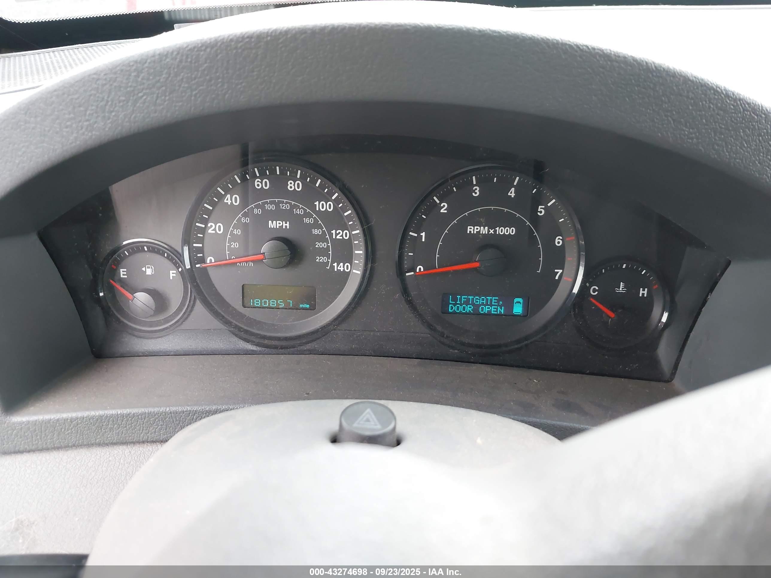 JEEP GRAND image 7