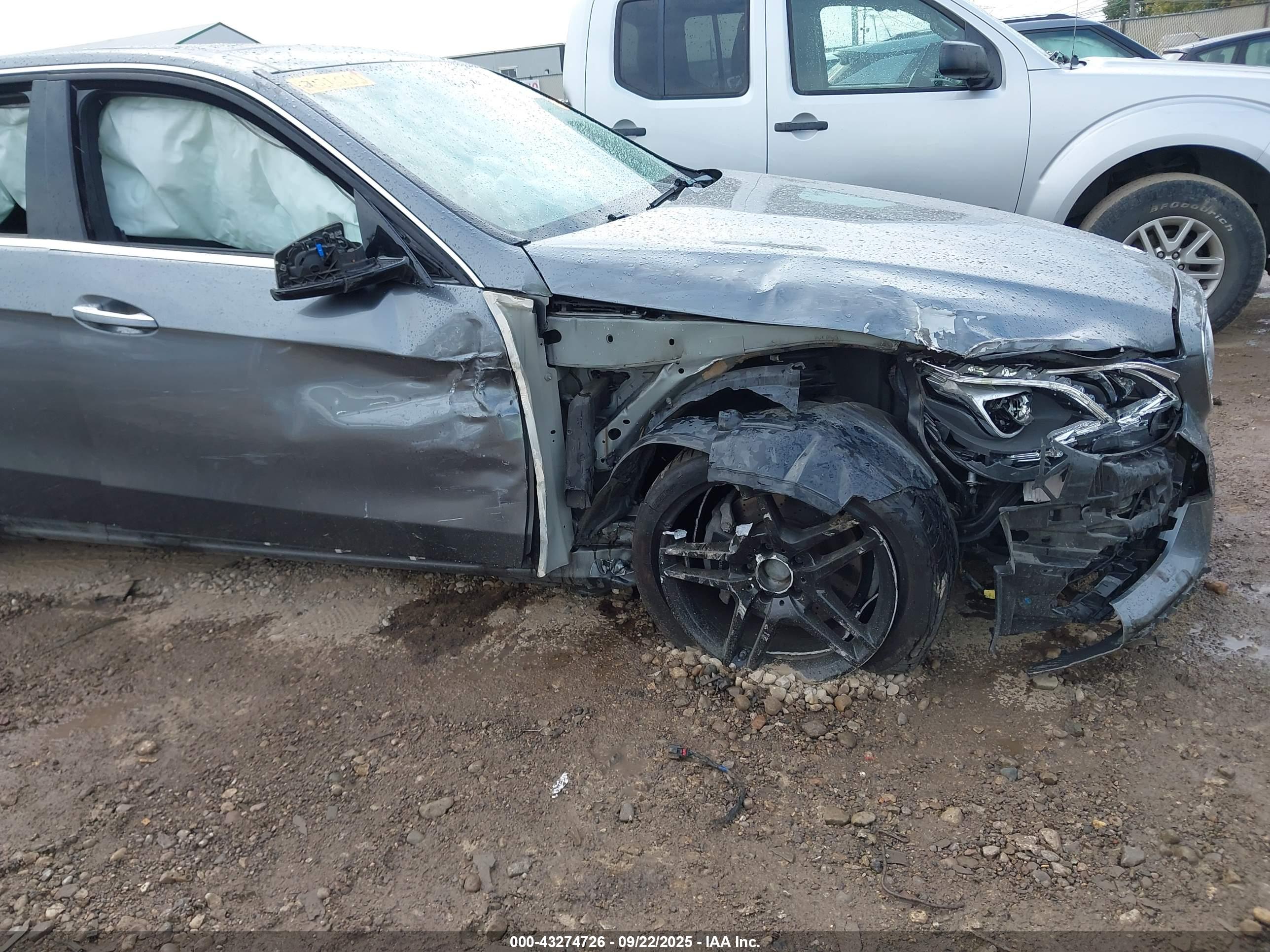 MERCEDES-BENZ E image 6