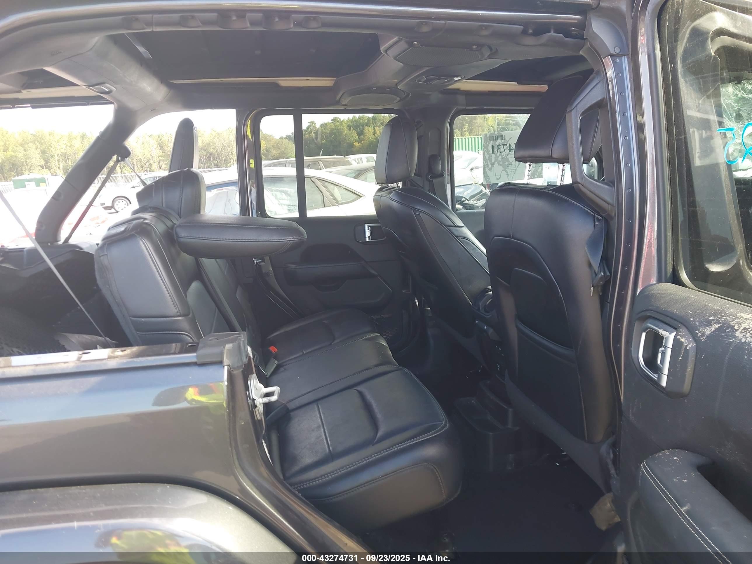 JEEP WRANGLER image 8