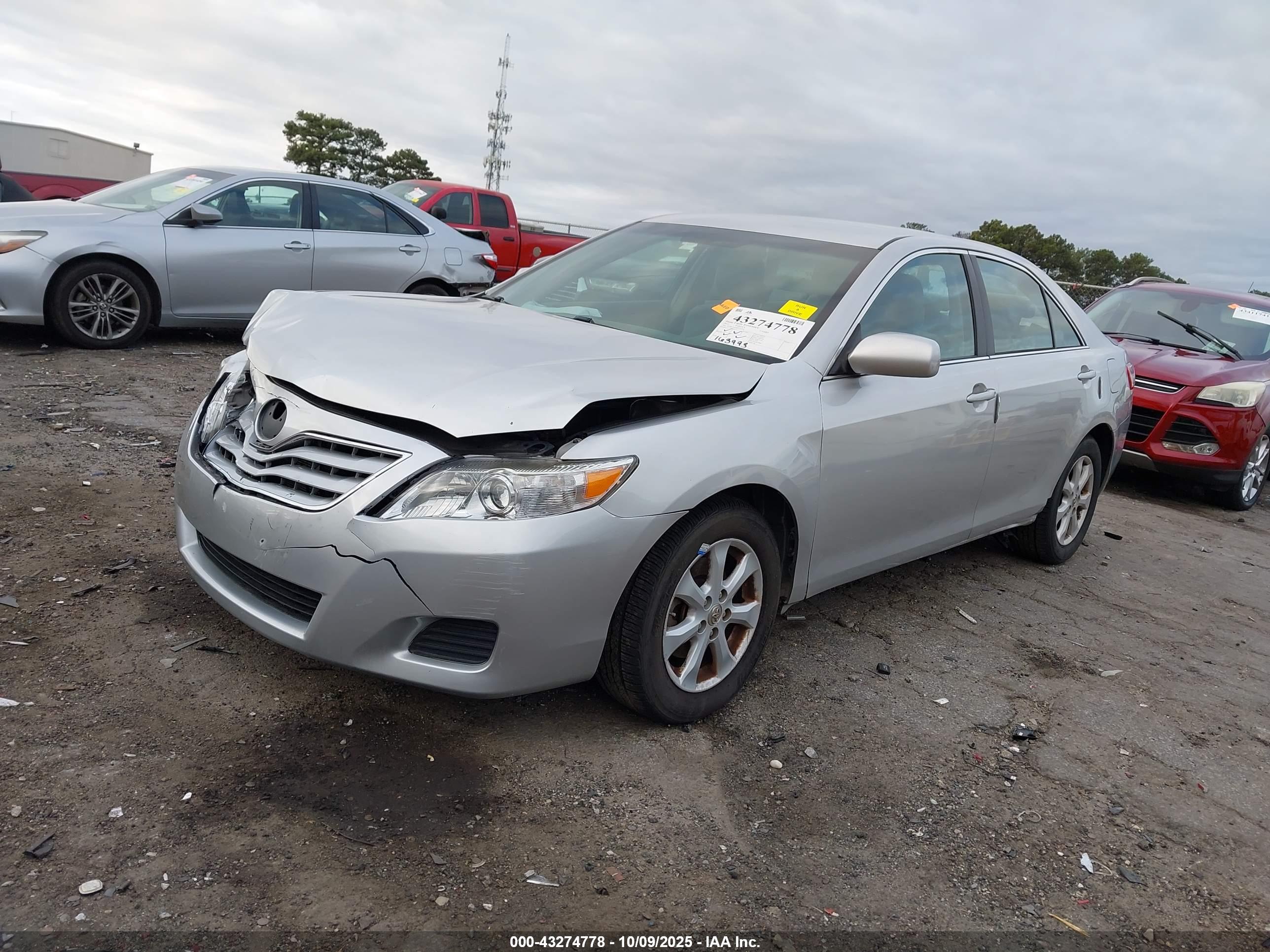 TOYOTA CAMRY image 2
