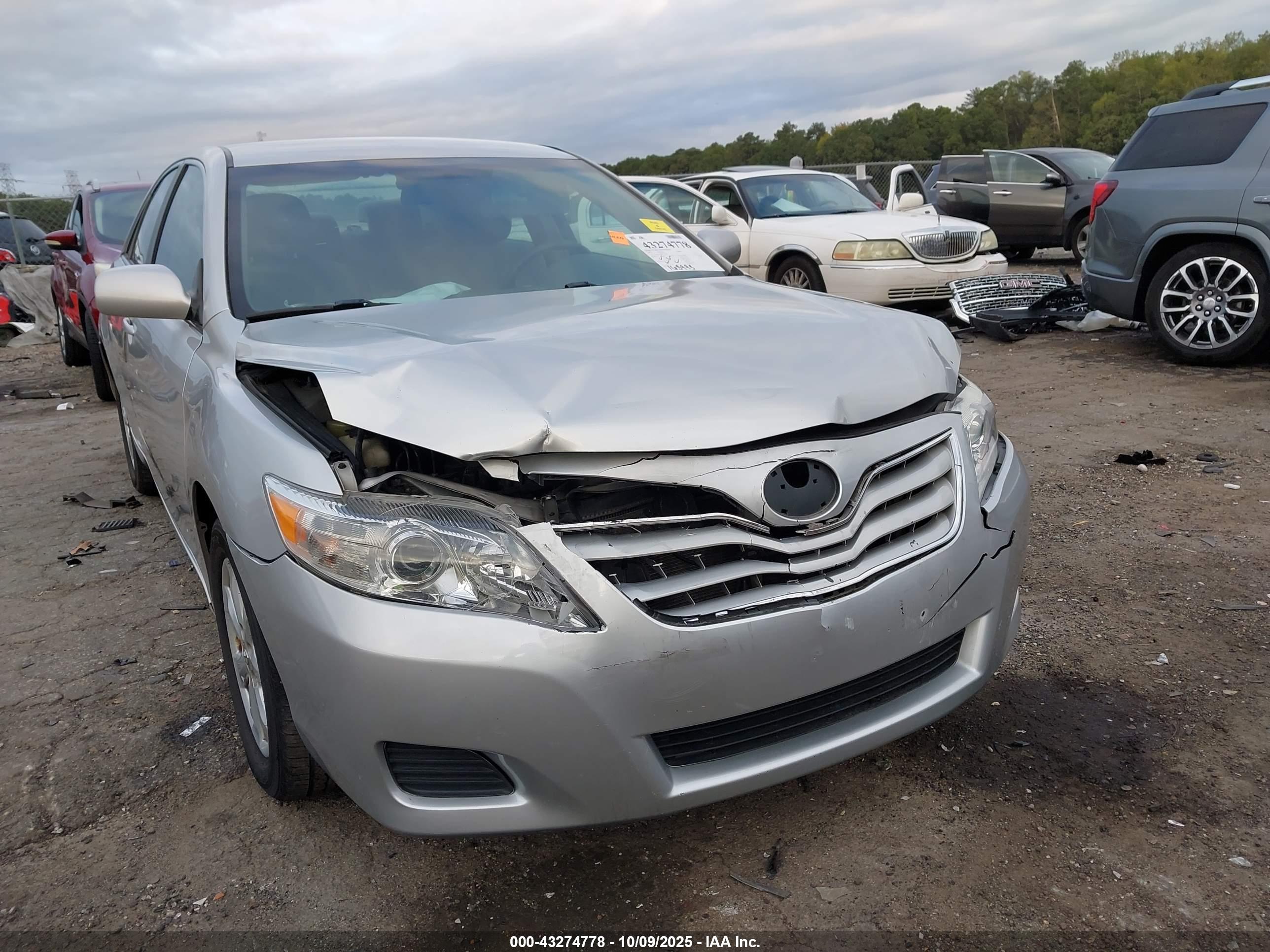 TOYOTA CAMRY image 6