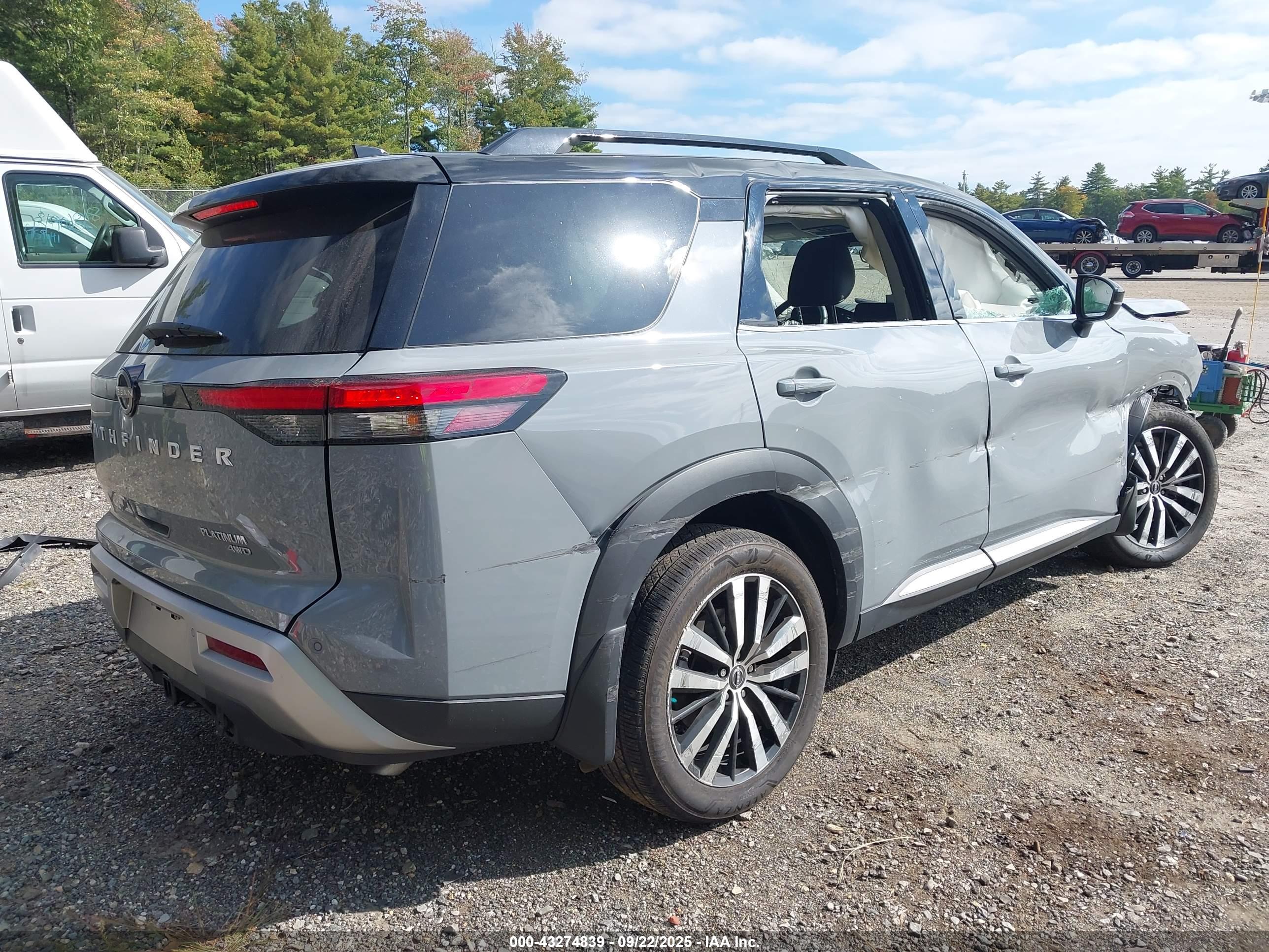 NISSAN PATHFINDER image 4