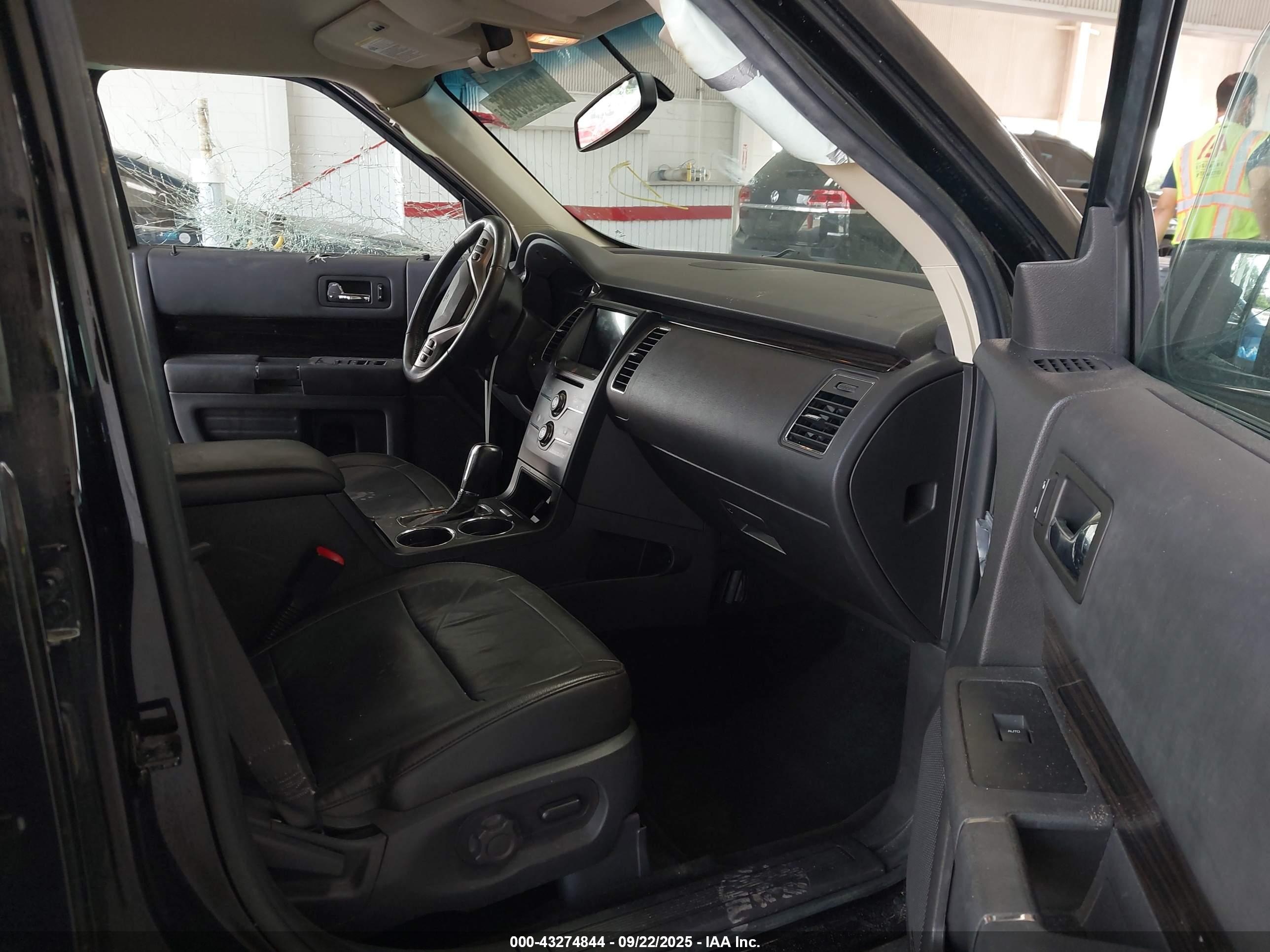 FORD FLEX image 5