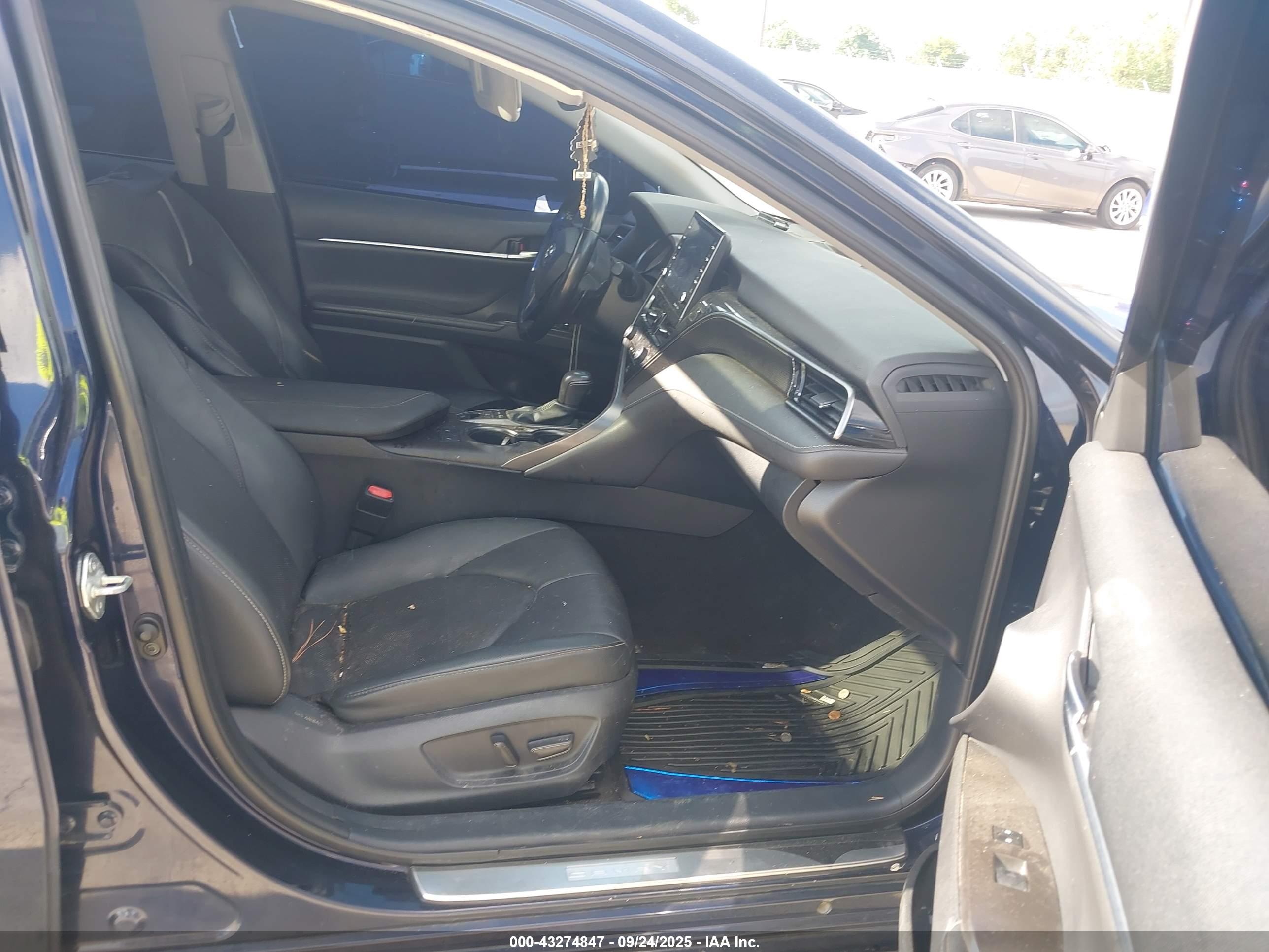 TOYOTA CAMRY image 5