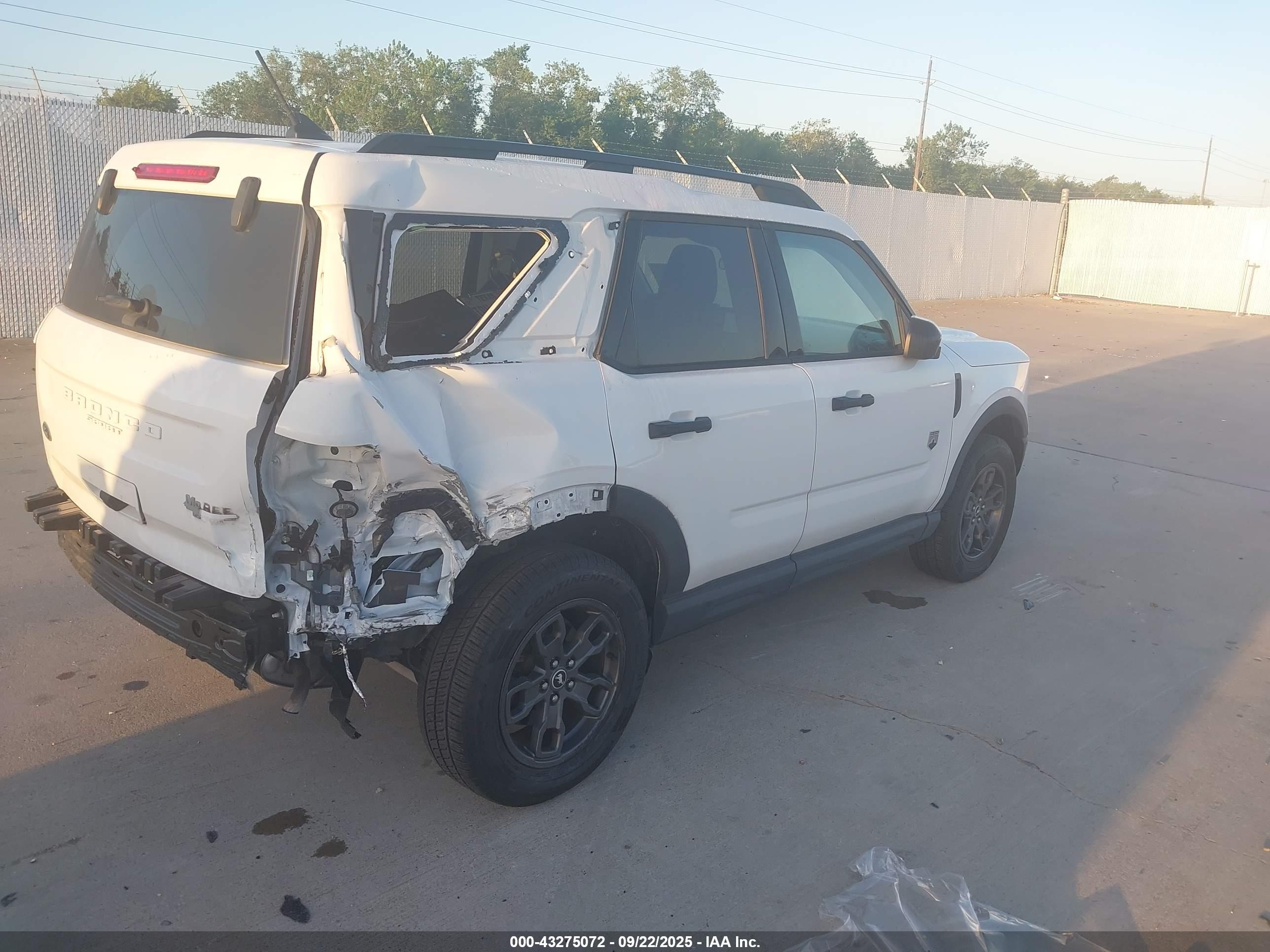 FORD BRONCO image 4