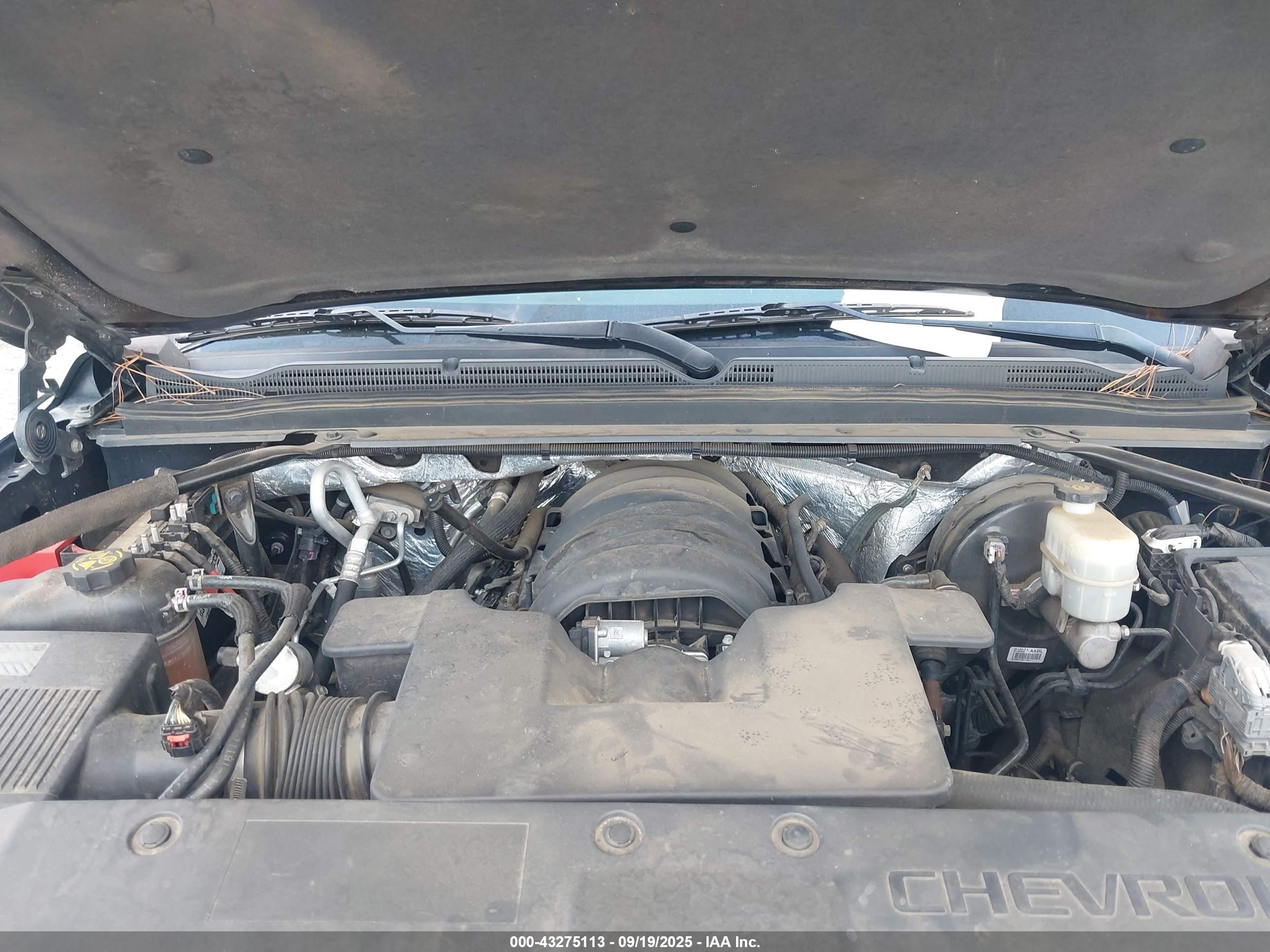 CHEVROLET SUBURBAN image 10