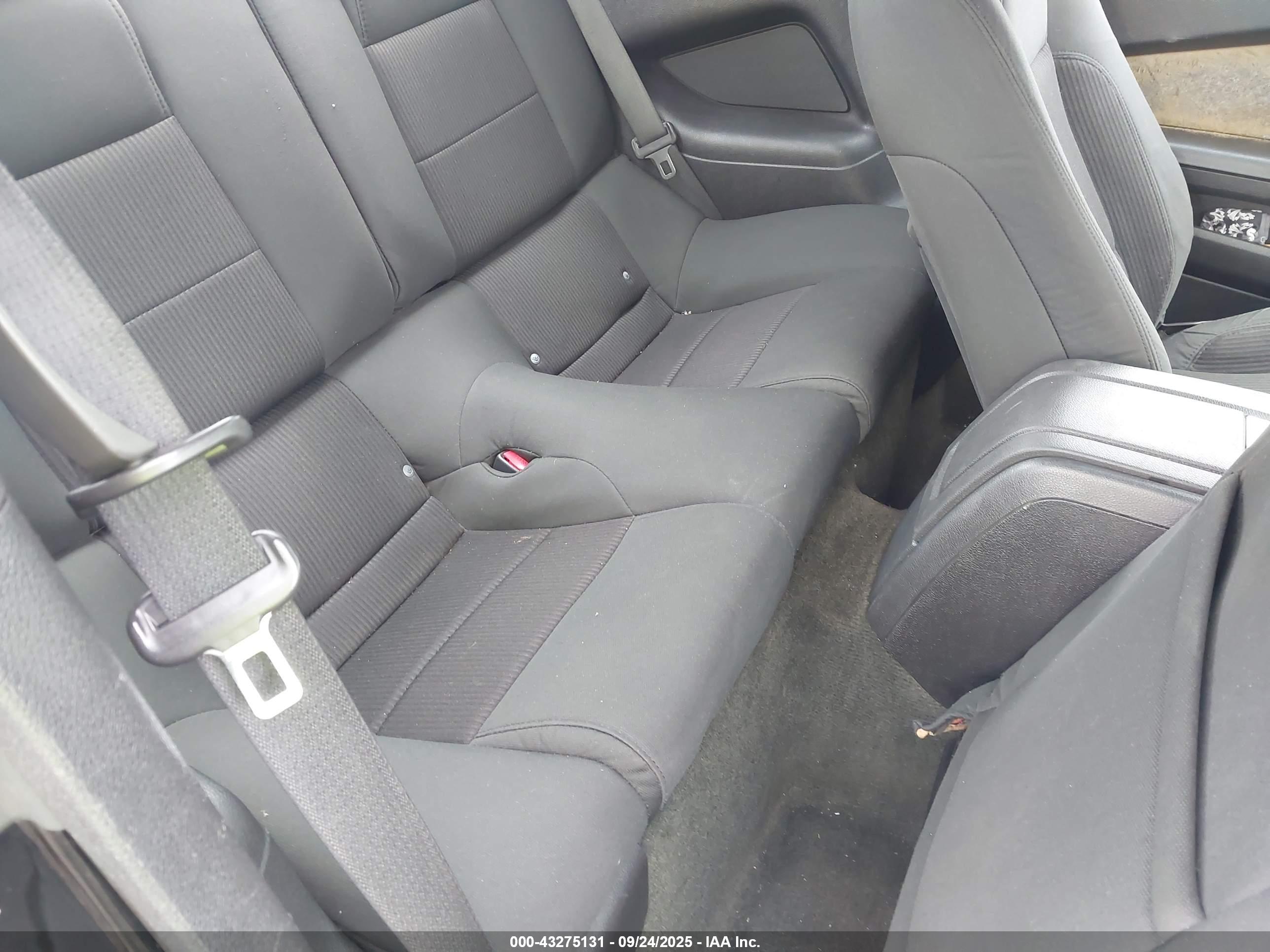 FORD MUSTANG image 8