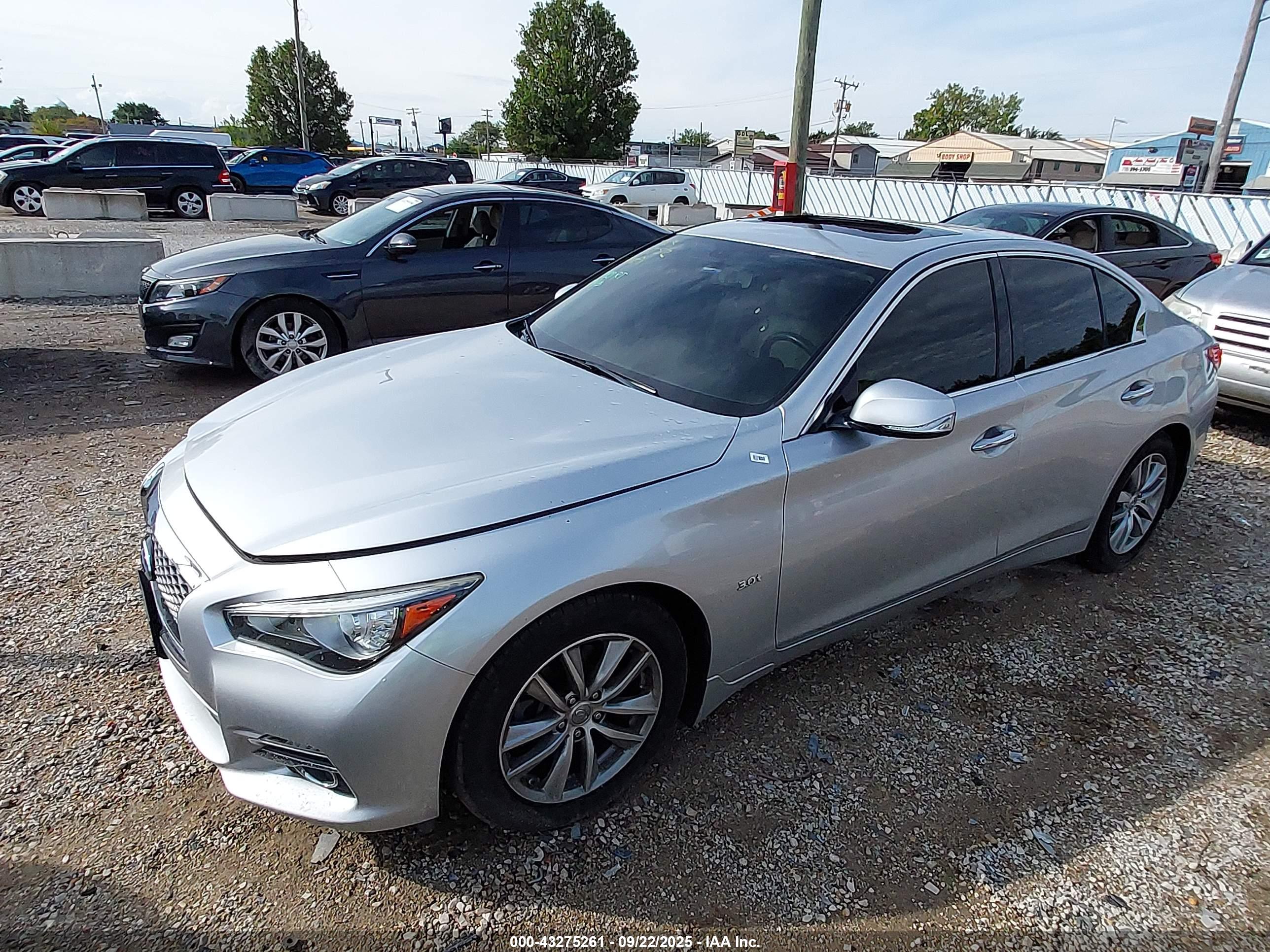 INFINITI Q50 image 2