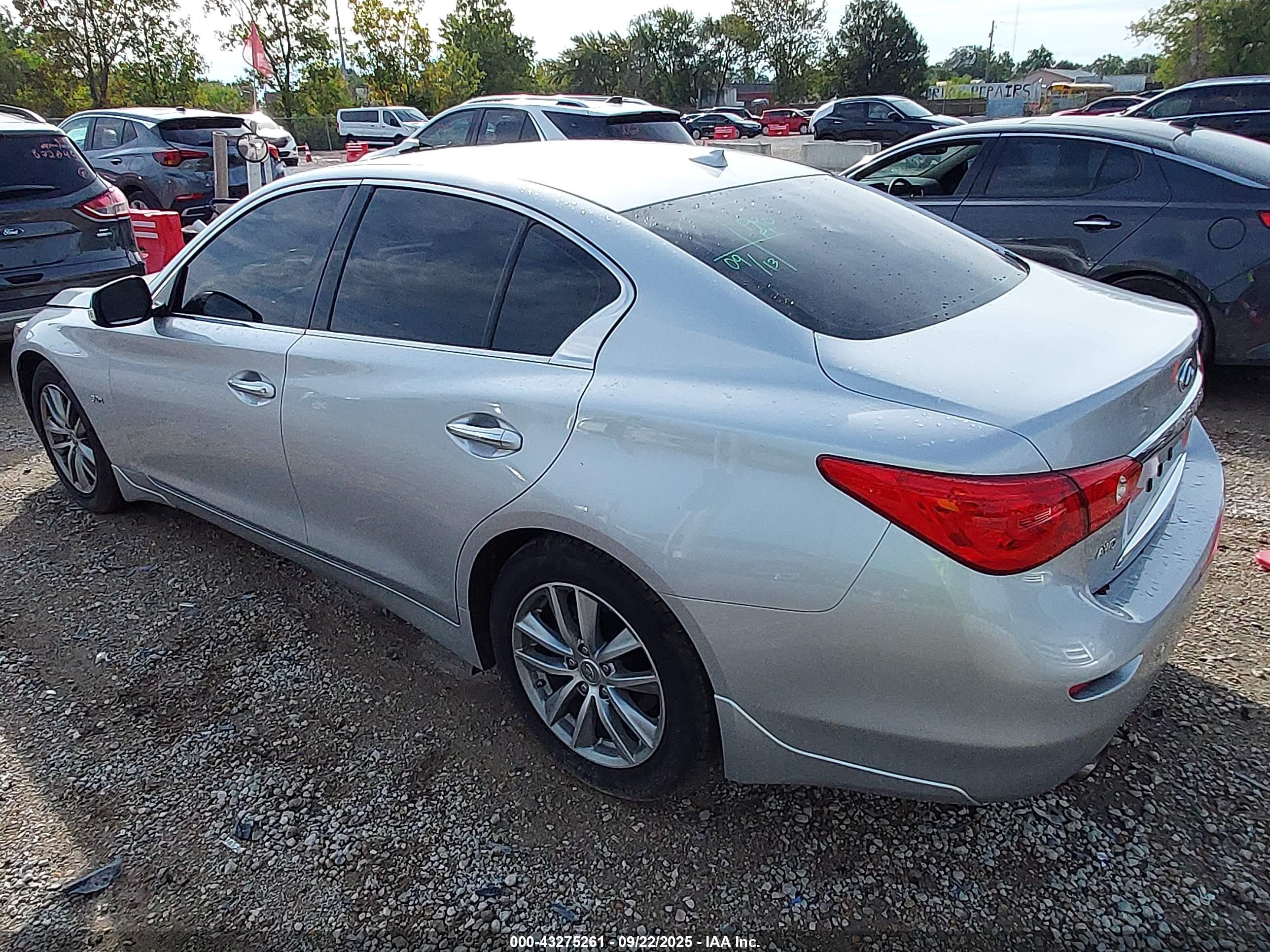 INFINITI Q50 image 3