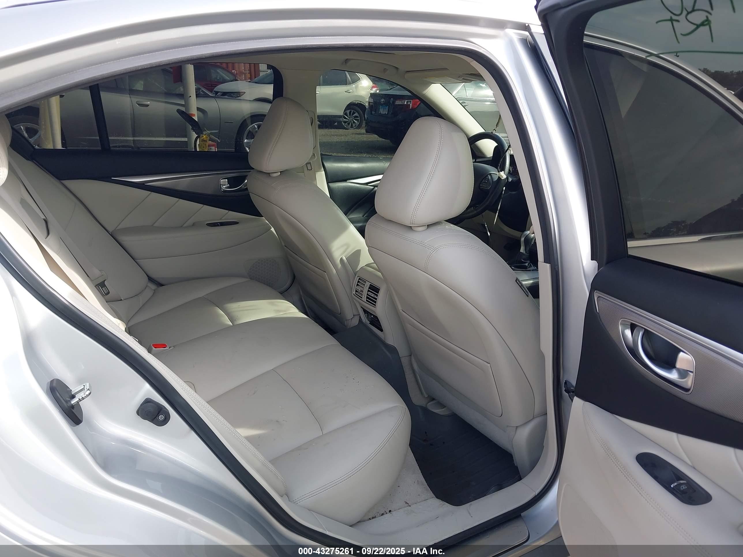 INFINITI Q50 image 8