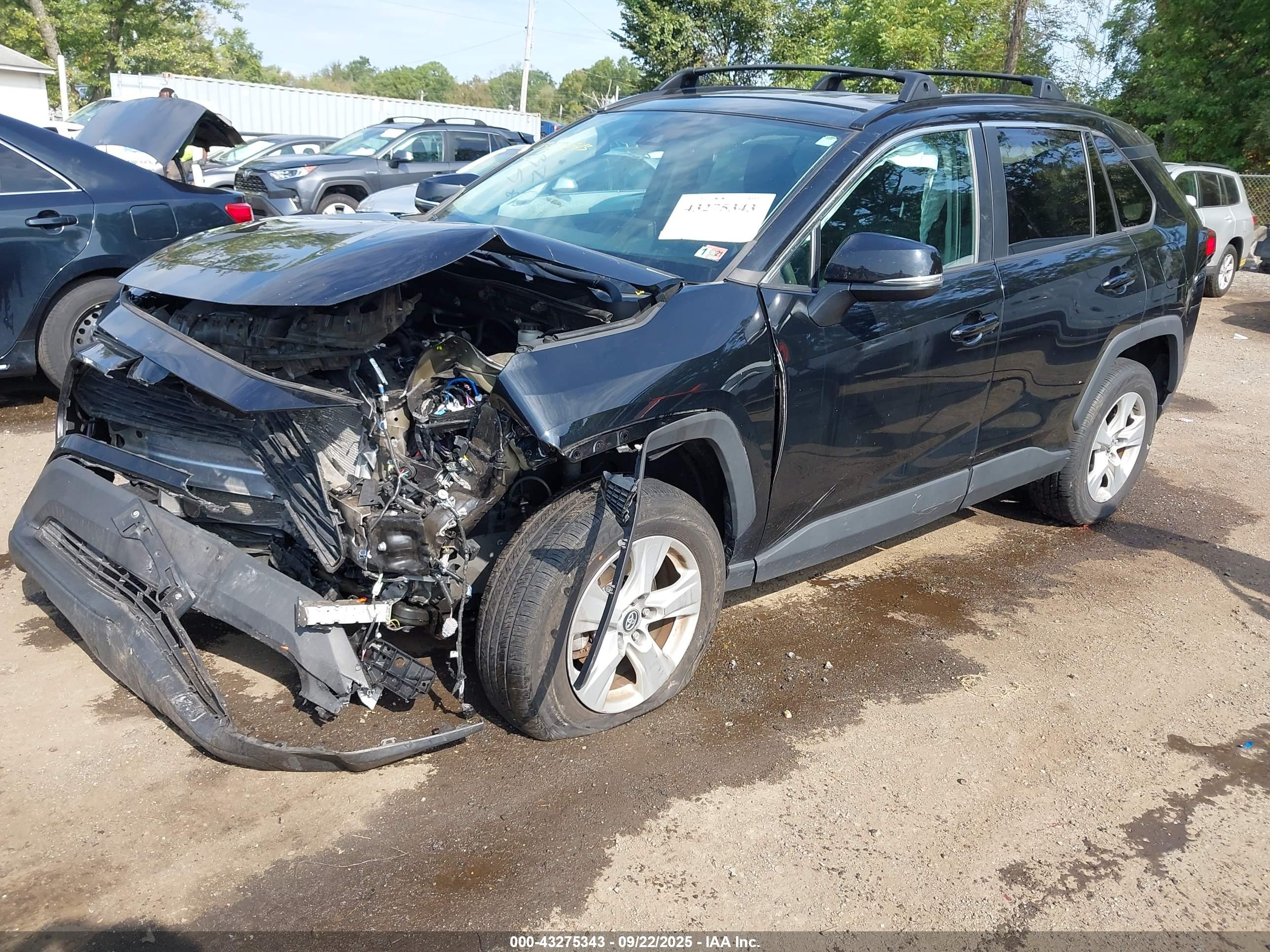 TOYOTA RAV4 image 2