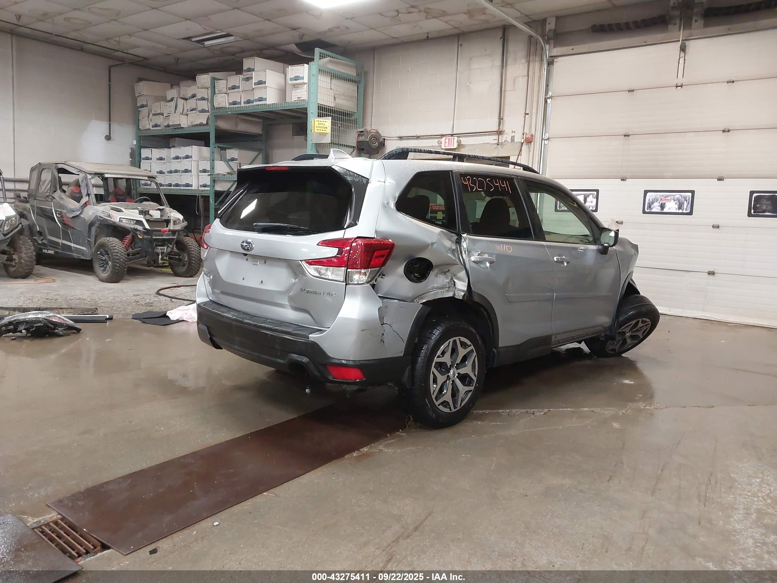 SUBARU FORESTER image 4