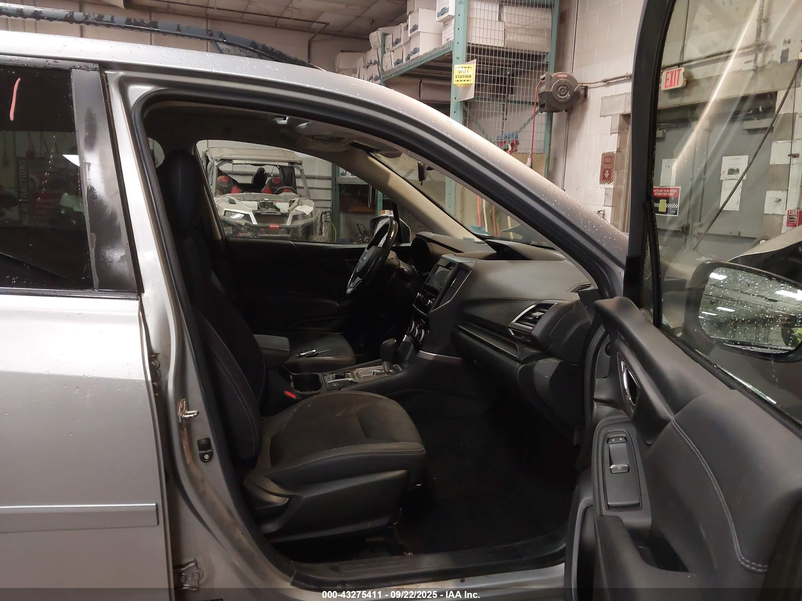SUBARU FORESTER image 5