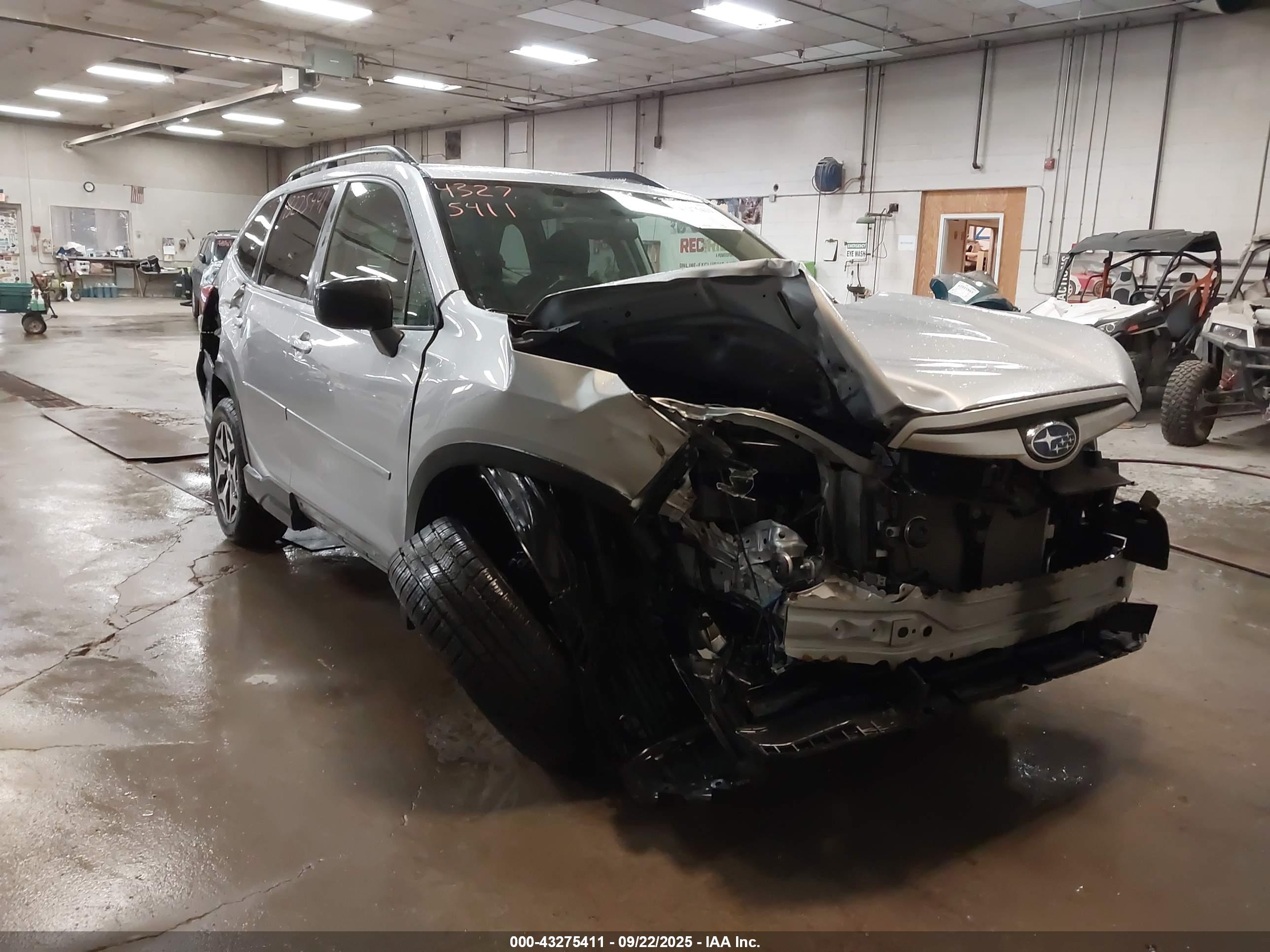 SUBARU FORESTER image 6