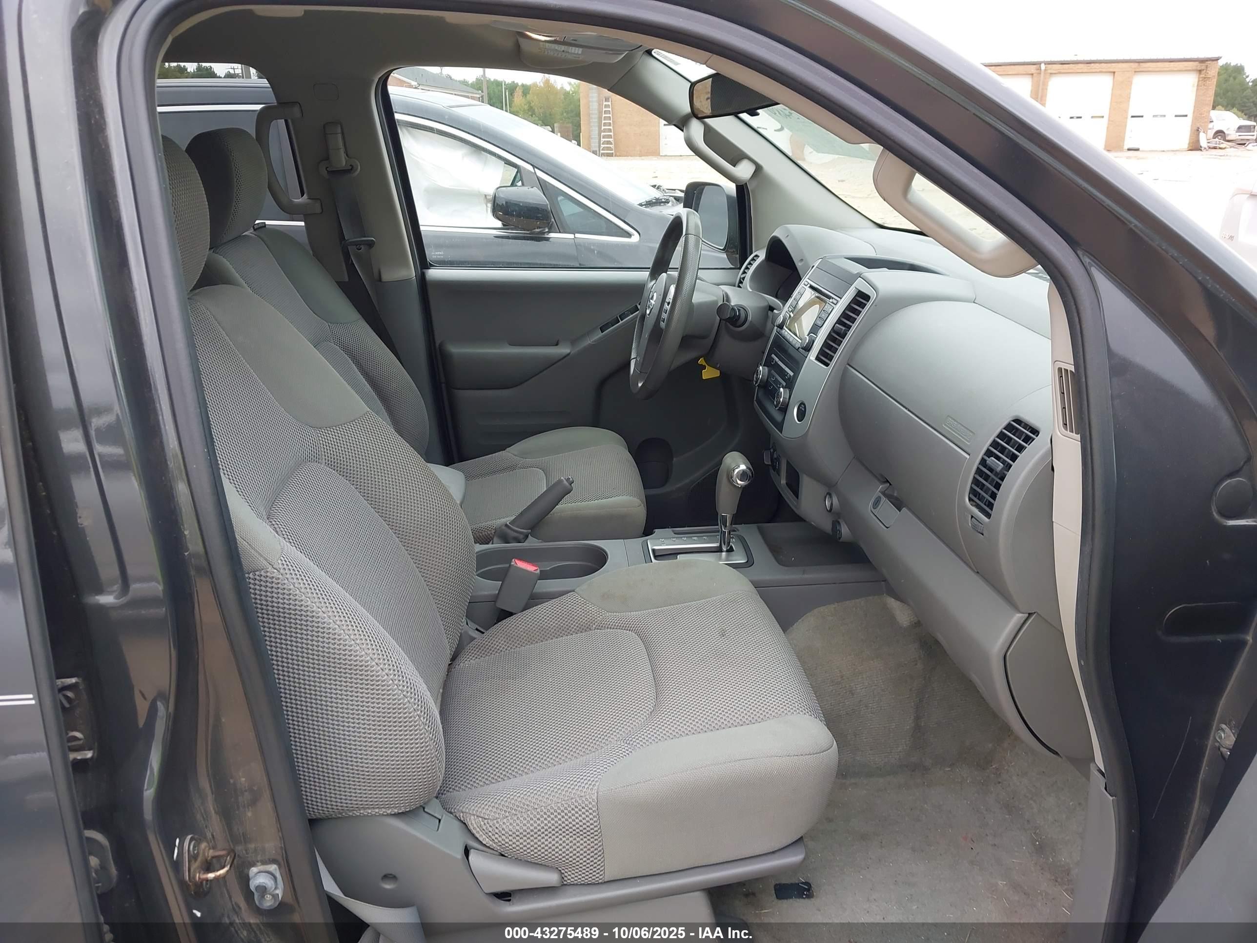NISSAN FRONTIER image 5