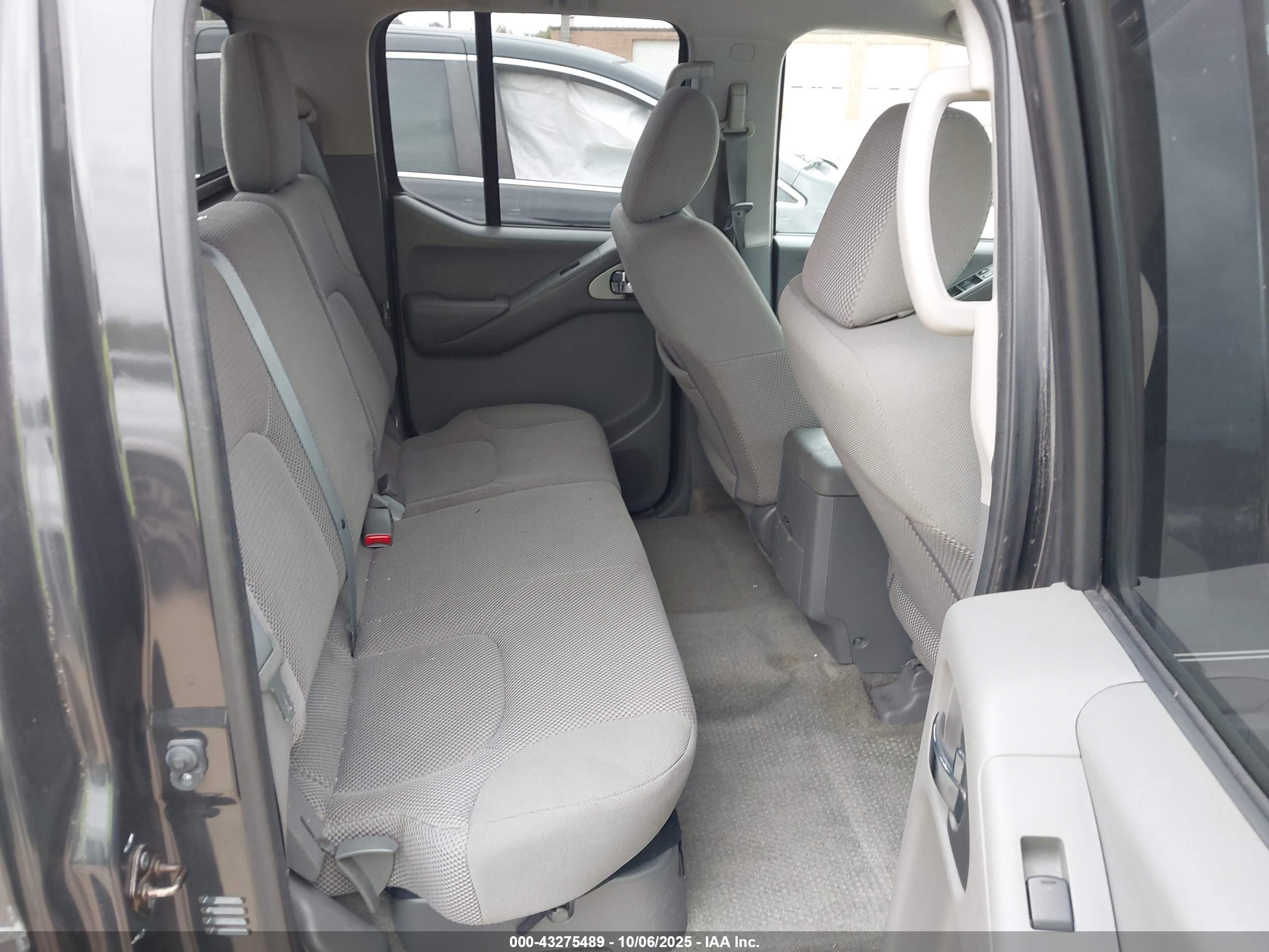NISSAN FRONTIER image 8