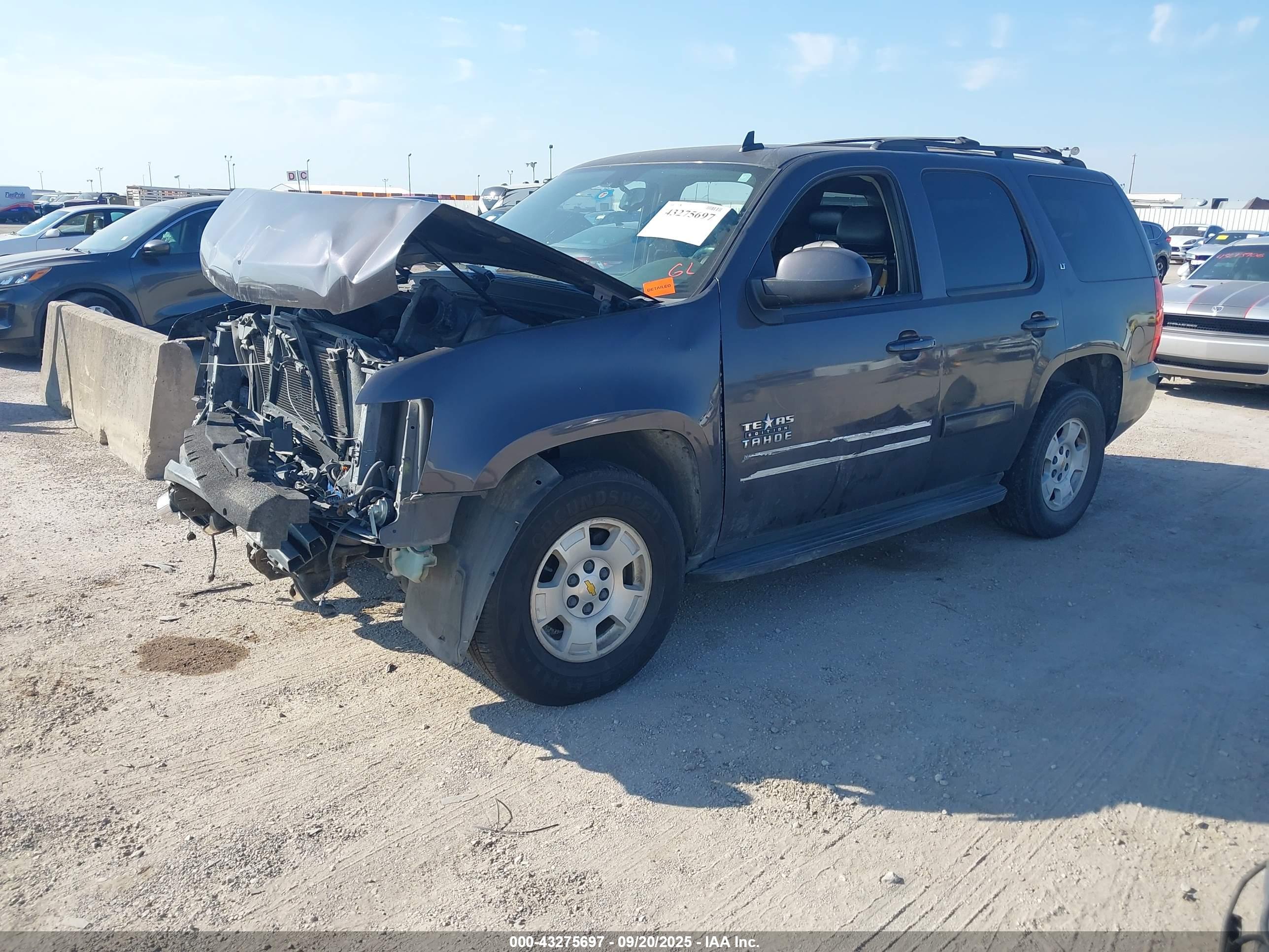 CHEVROLET TAHOE image 2