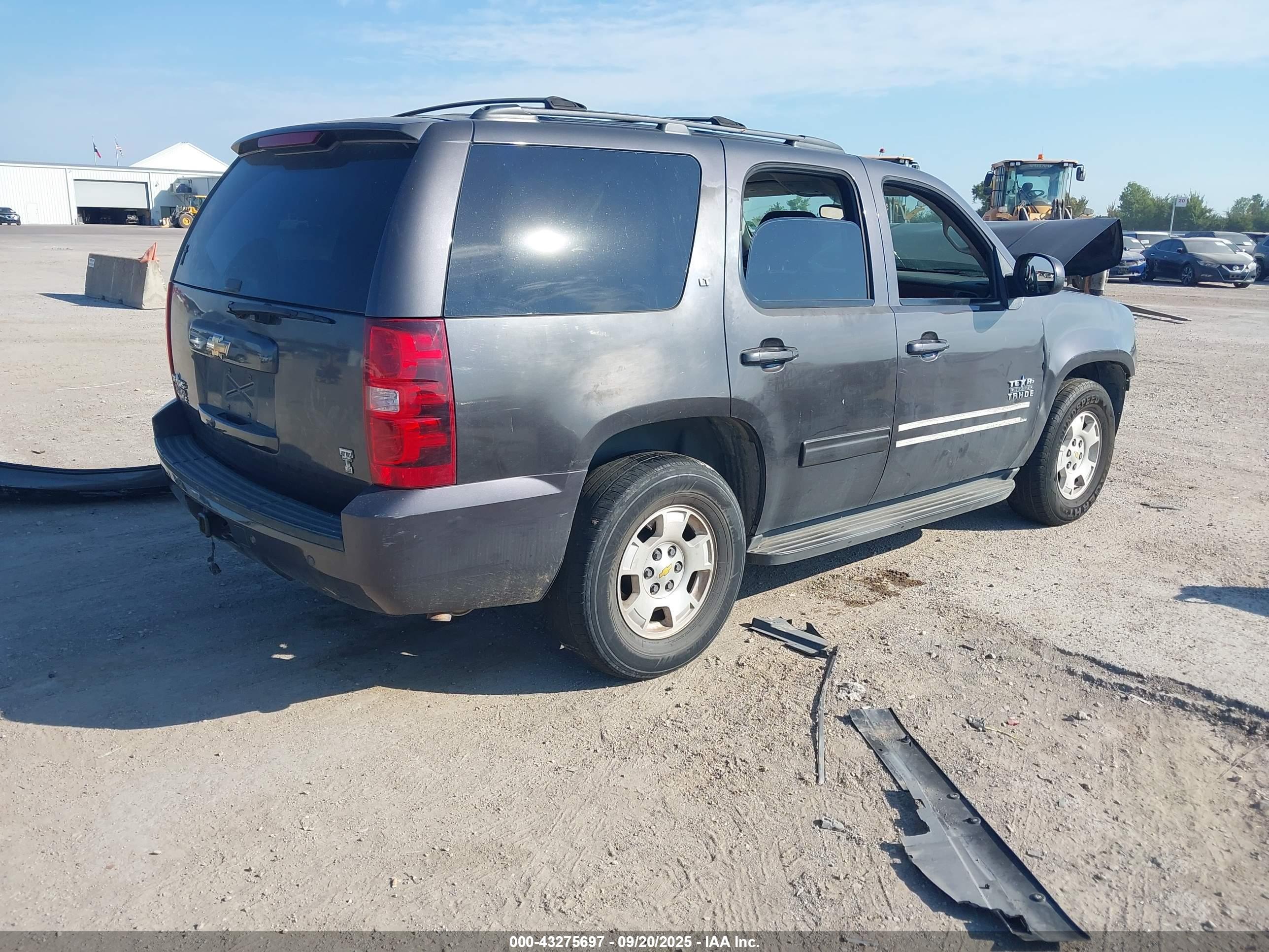 CHEVROLET TAHOE image 4