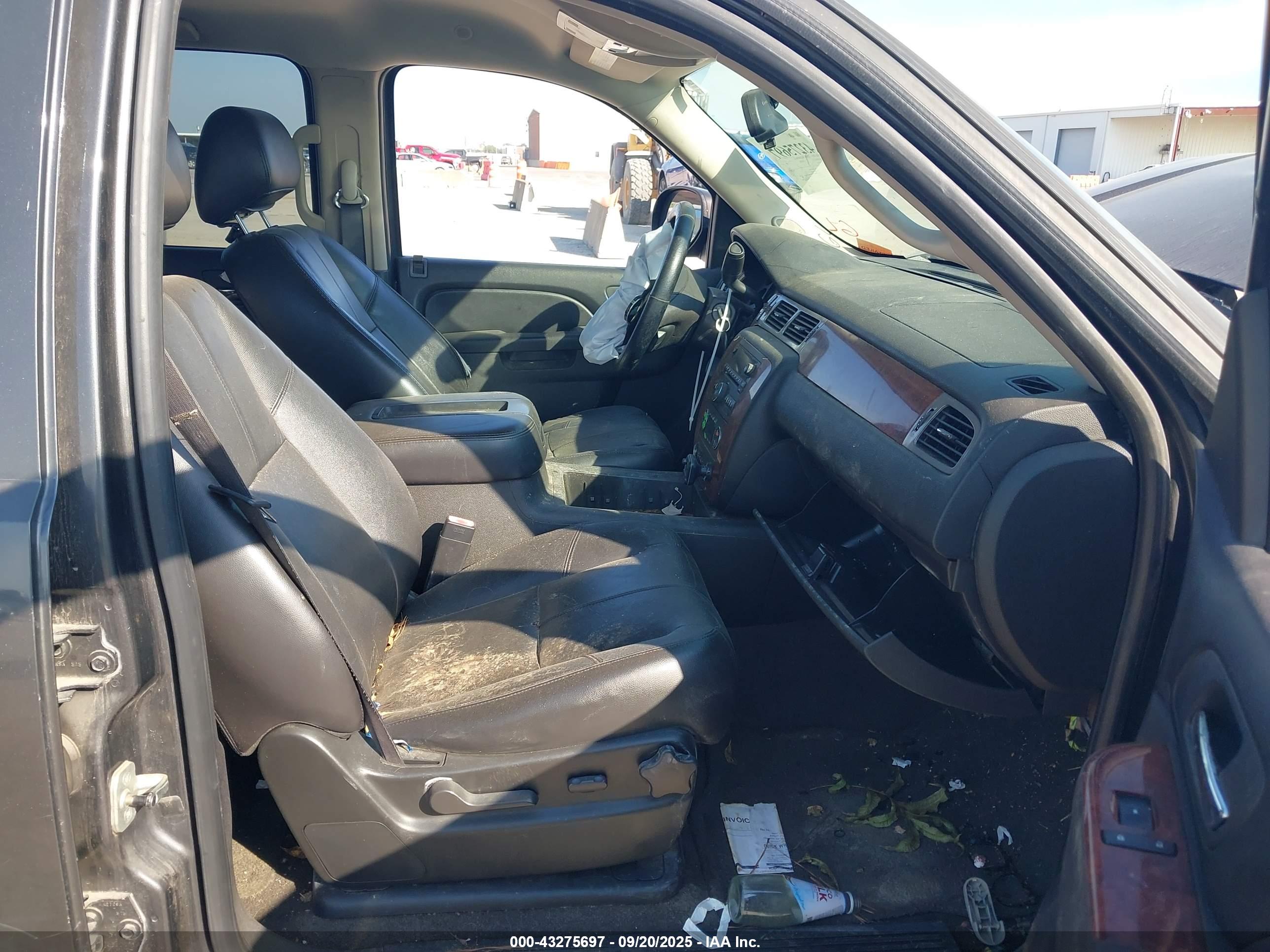 CHEVROLET TAHOE image 5