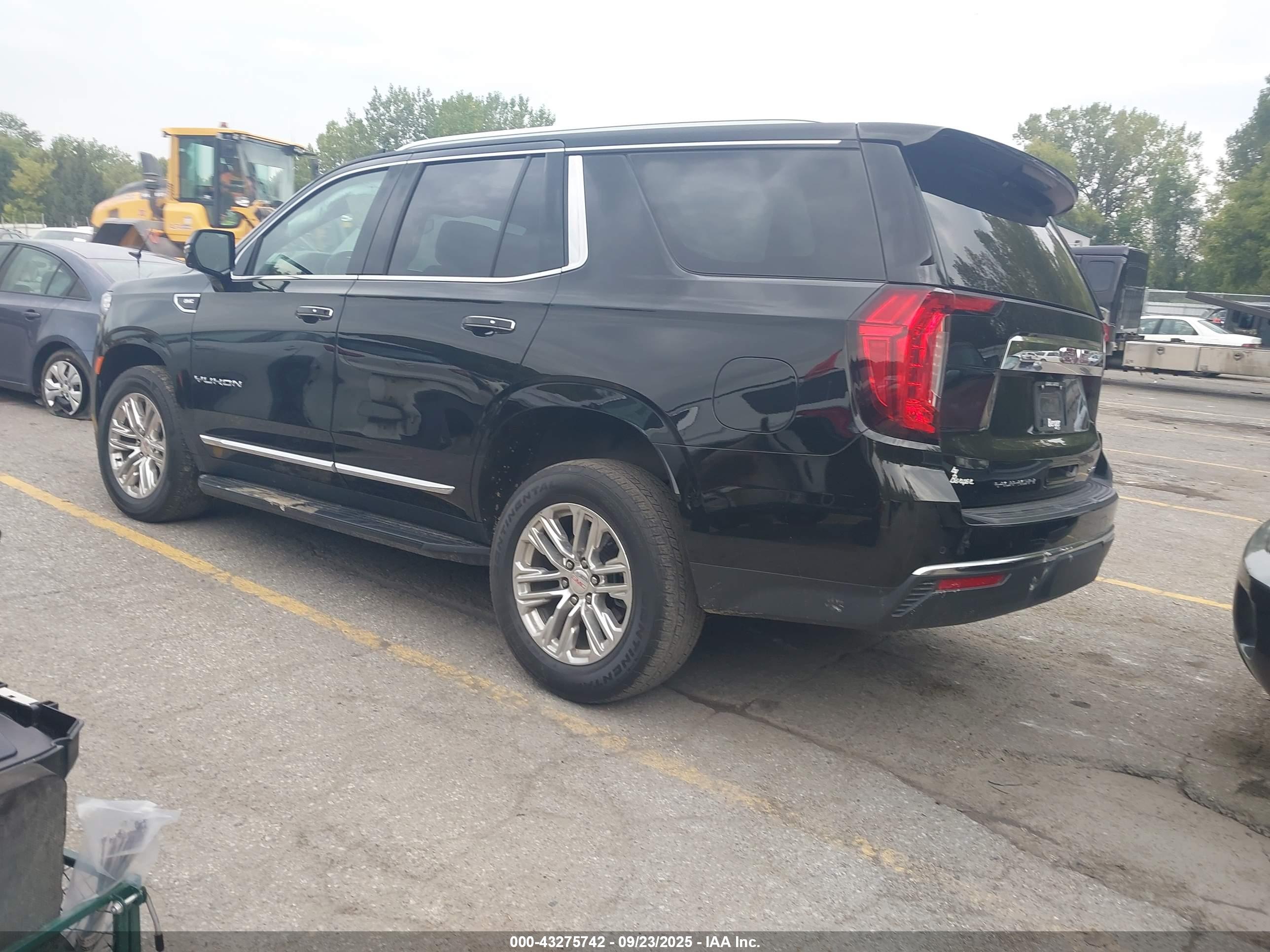 GMC YUKON image 3